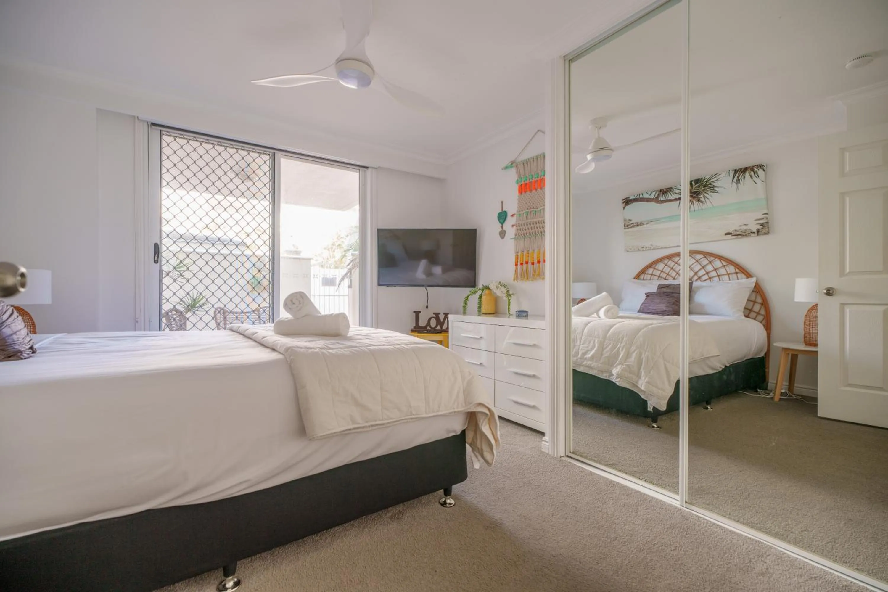 Bedroom, Bed in La Grande Apartments