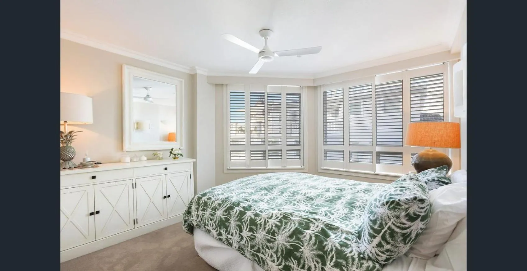 Bed in La Grande Apartments