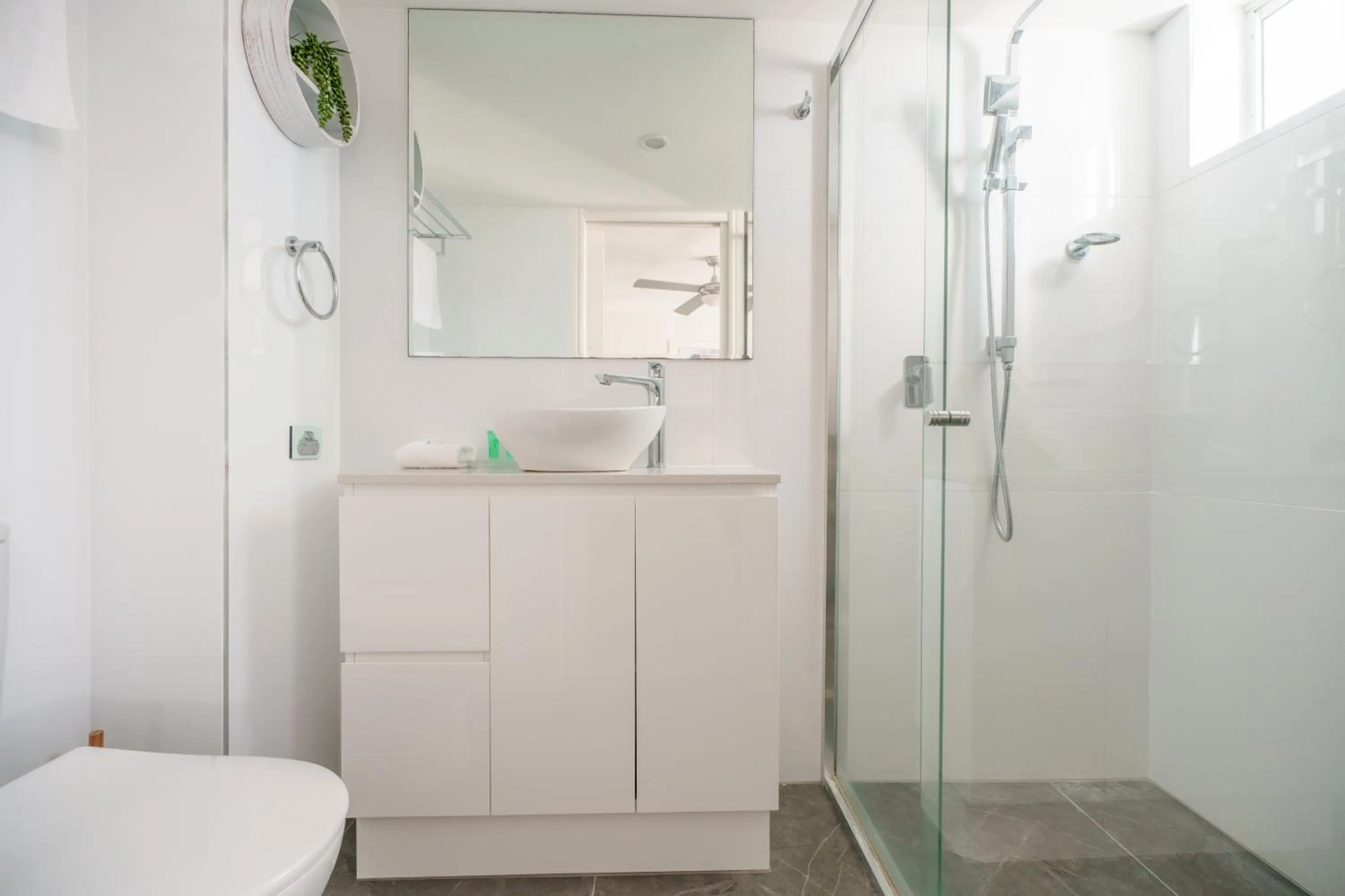 Bathroom in La Grande Apartments