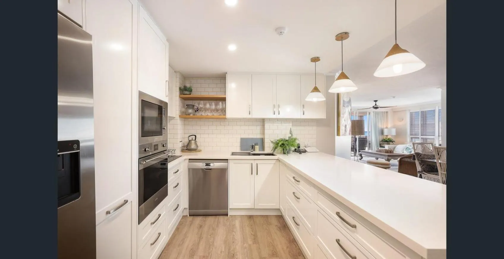 Kitchen or kitchenette in La Grande Apartments