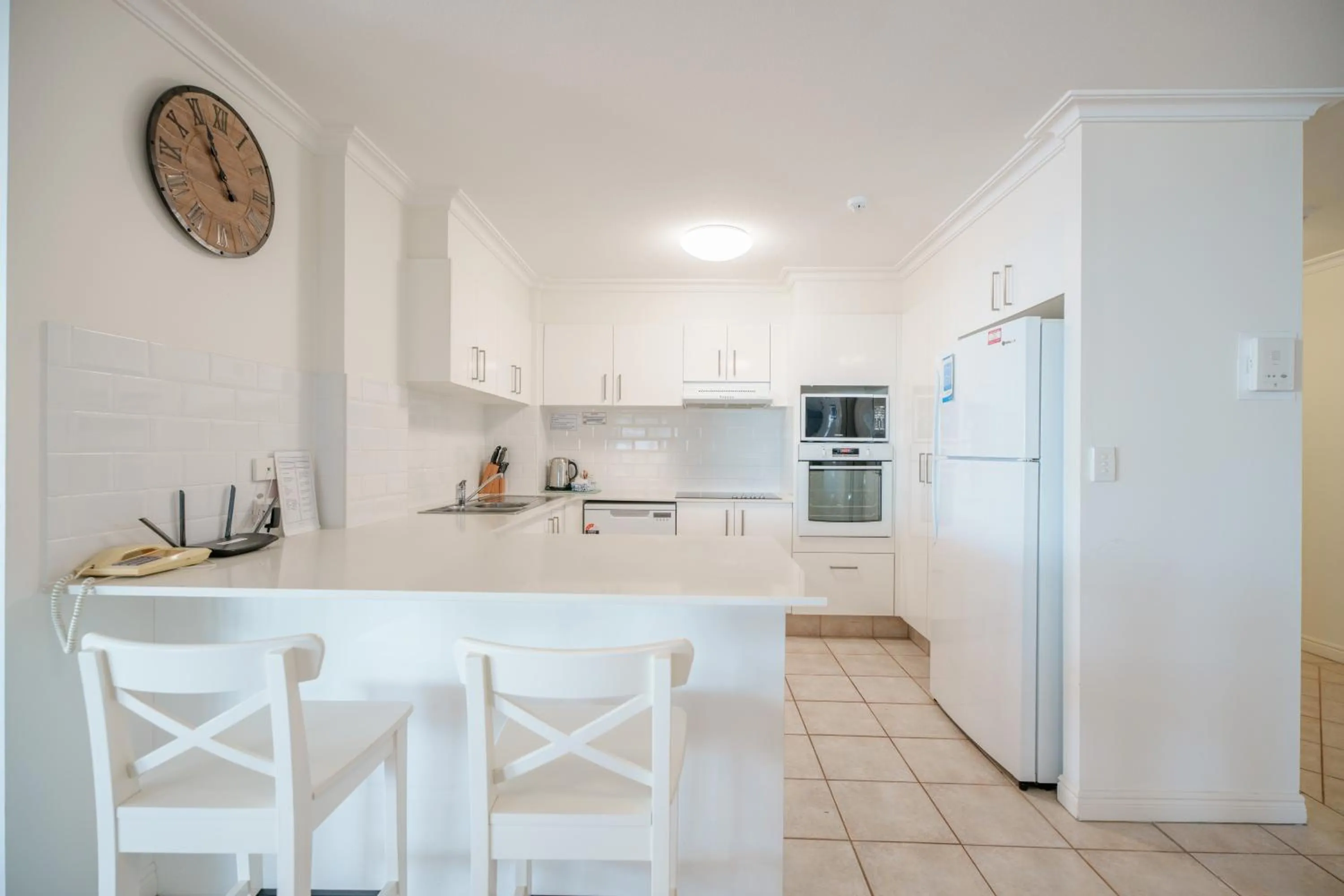 Kitchen or kitchenette in La Grande Apartments