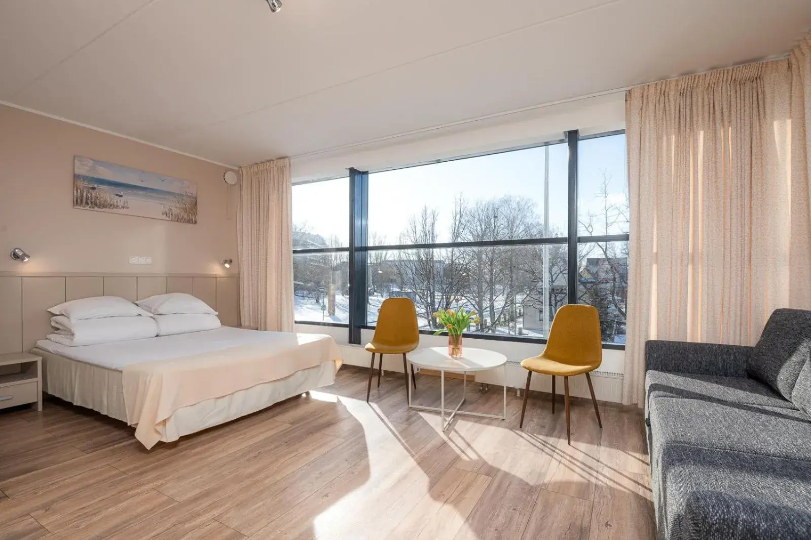 Deluxe Double Room in Hotel Tammsaare Full Automated Hotel Deluxe Double Room in Hotel Tammsaare Full Automated Hotel