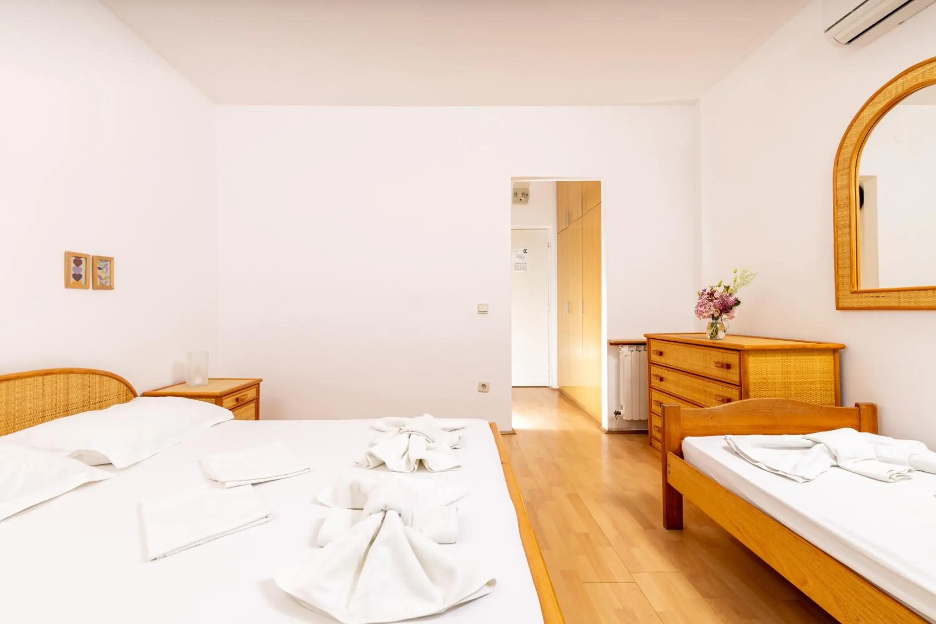 Triple Room with Balcony and Garden View - single occupancy in Hotel Timun Triple Room with Balcony and Garden View - single occupancy in Hotel Timun