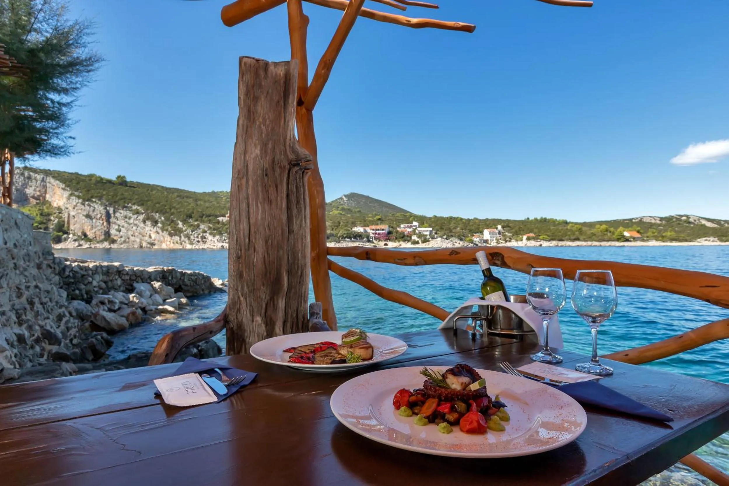 Restaurant/places to eat in Hotel Timun