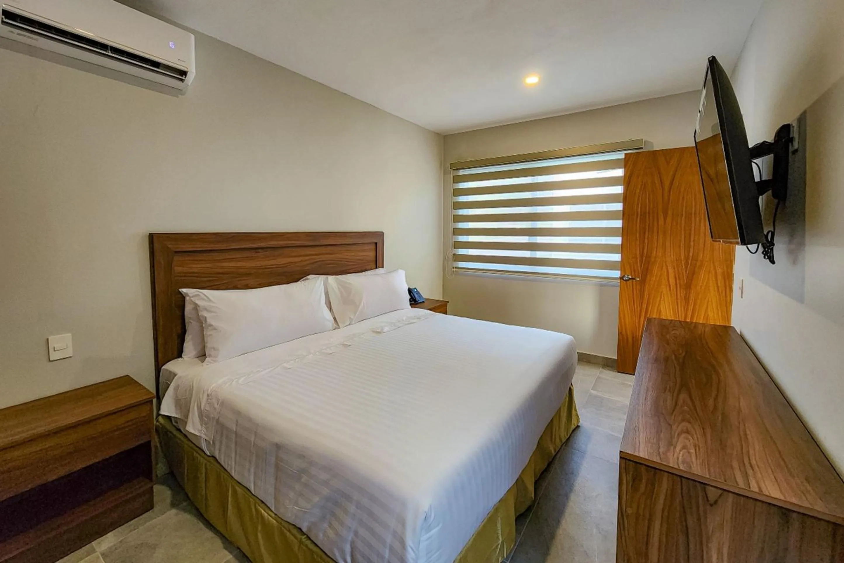 Photo of the whole room, Bed in Memora Hotel & Villas Chapala