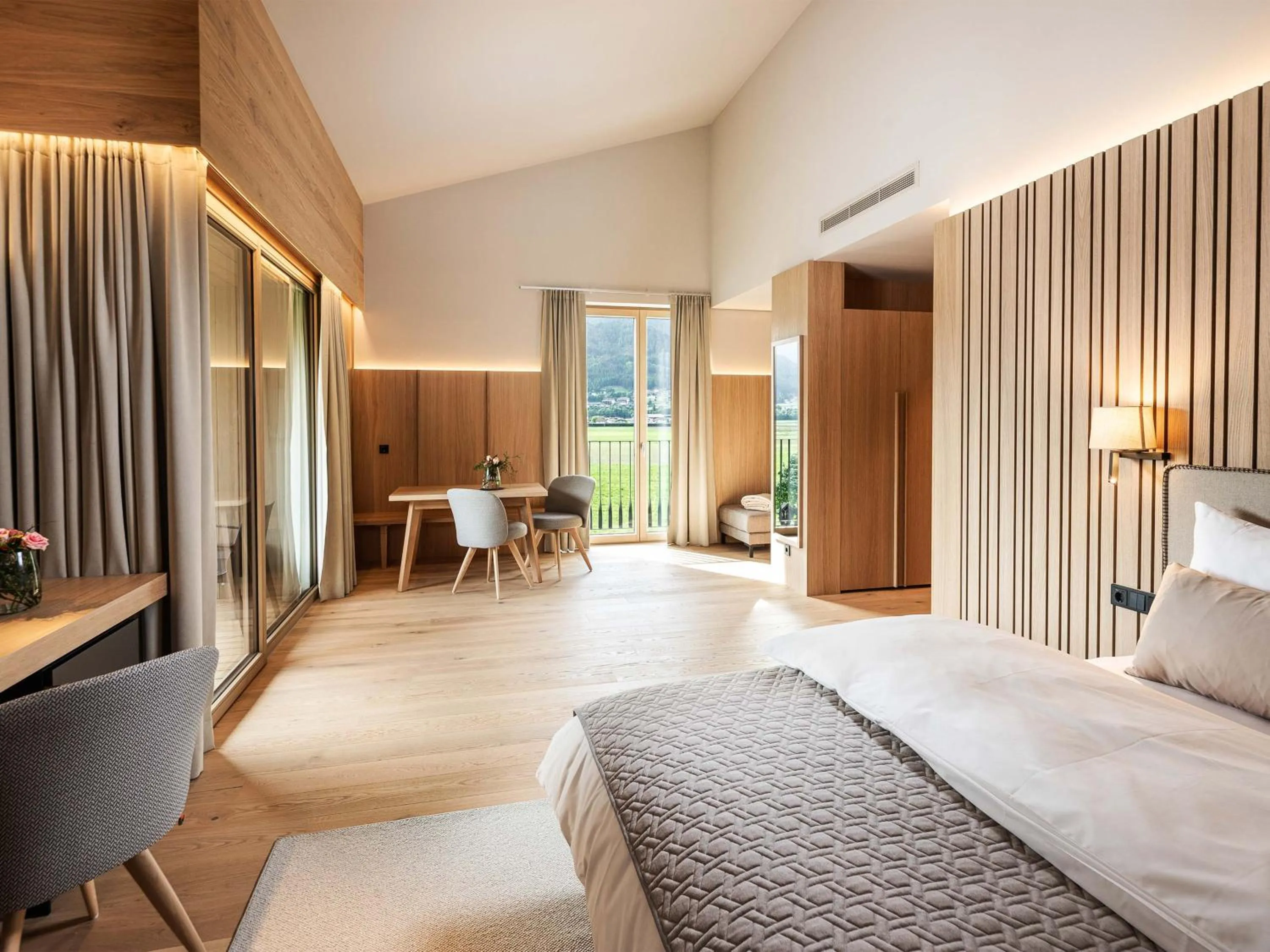 Photo of the whole room, Bed in Schlosshotel Mitterhart