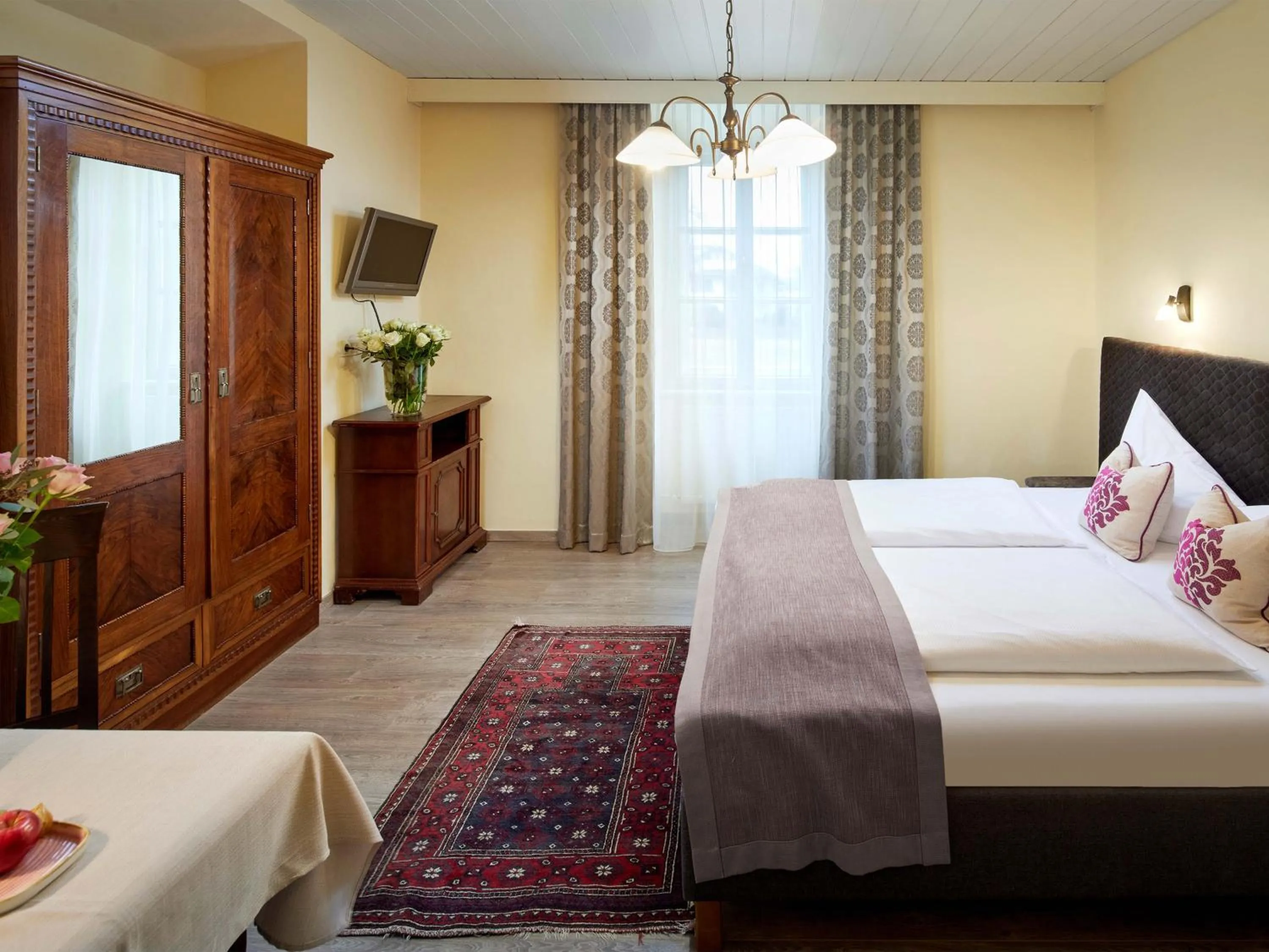 Photo of the whole room, Bed in Schlosshotel Mitterhart