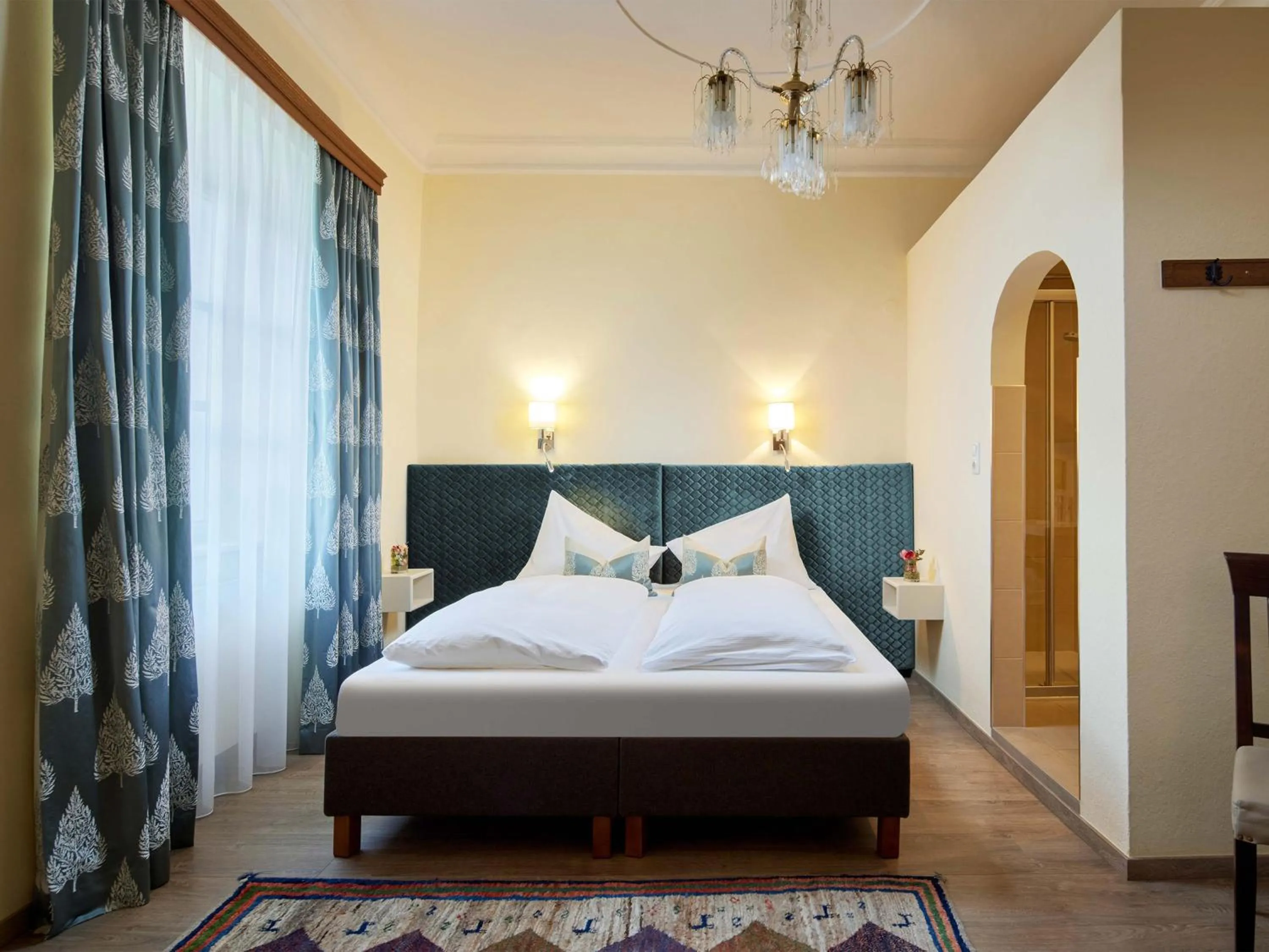 Photo of the whole room, Bed in Schlosshotel Mitterhart