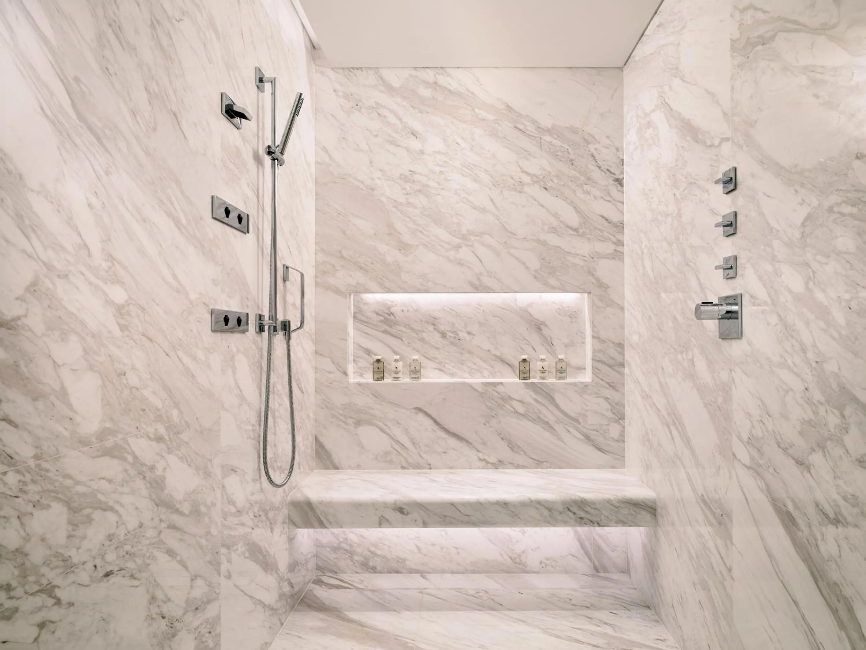 Shower in Marina Bay Sands