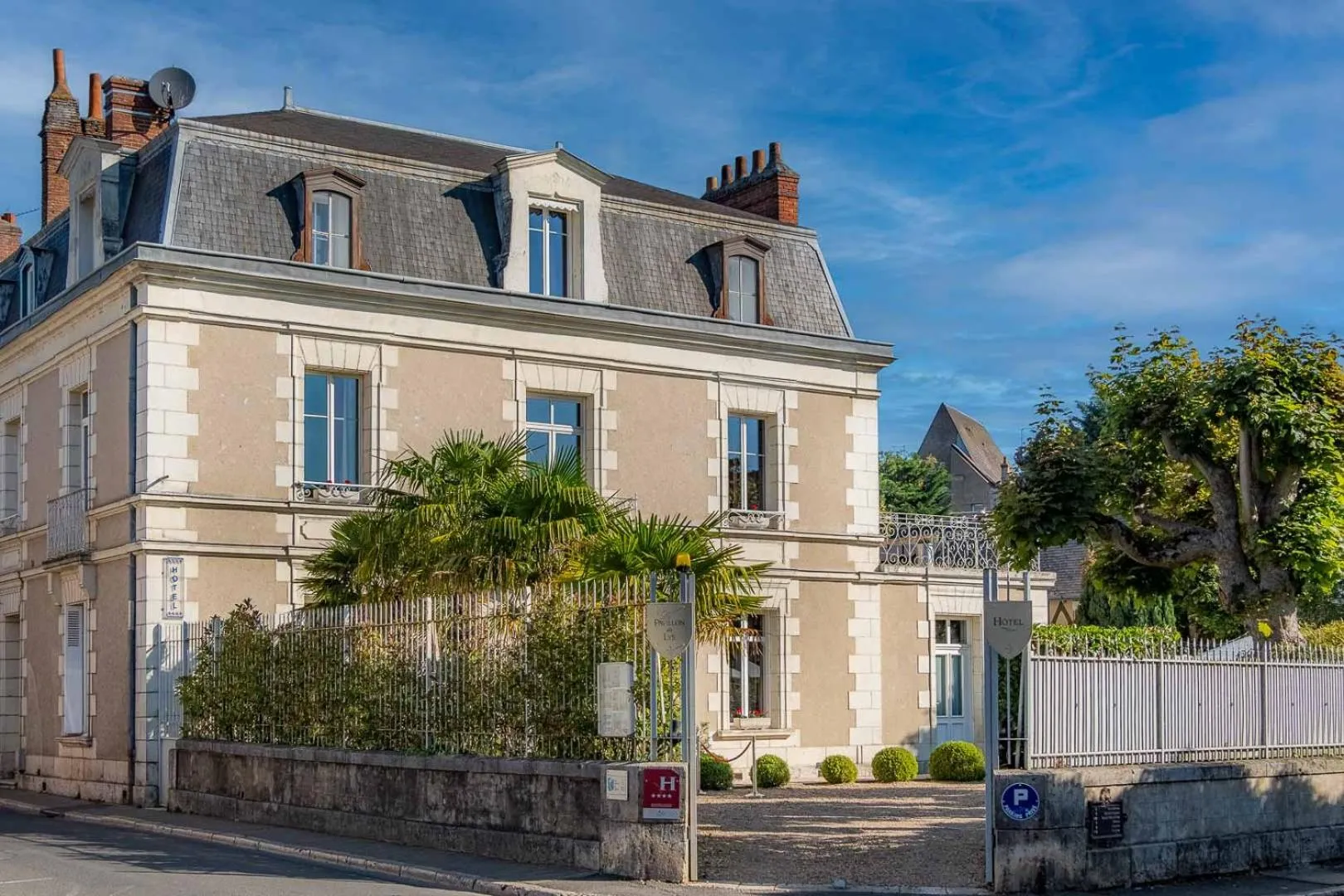 Property building in Le Pavillon des Lys - Hôtel Particulier
