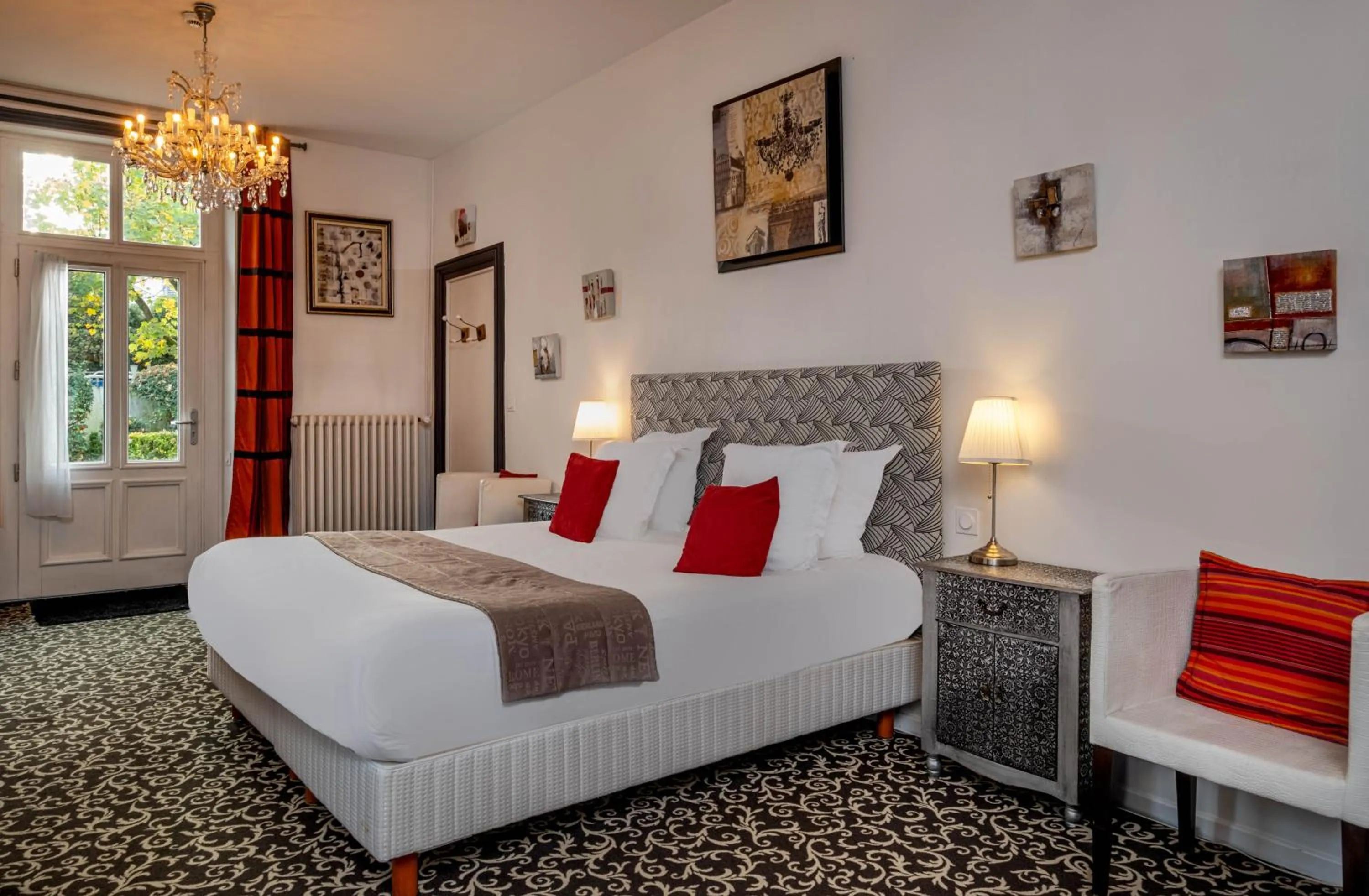 Bedroom, Bed in Le Pavillon des Lys - Hôtel Particulier