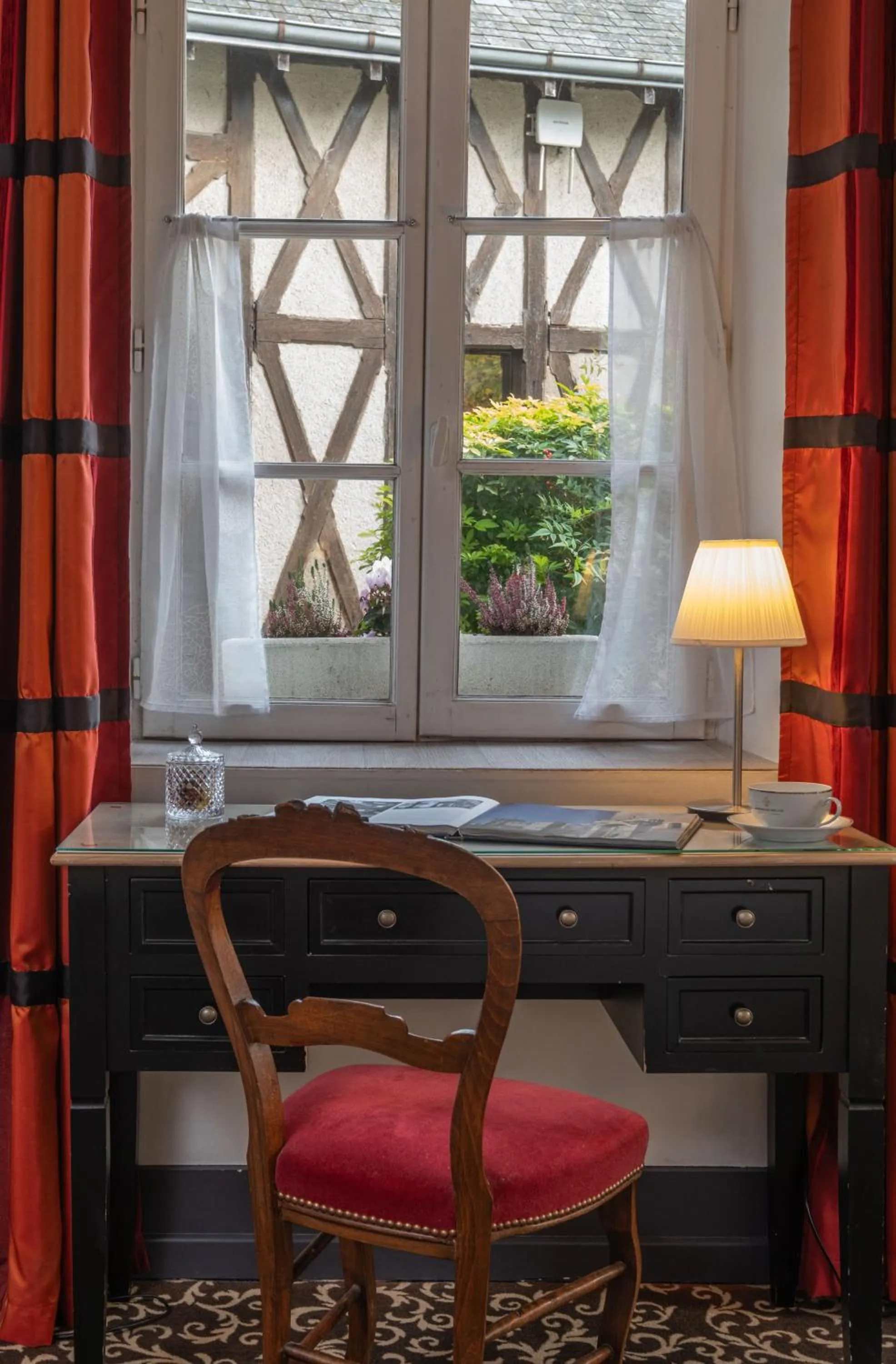 Photo of the whole room in Le Pavillon des Lys - Hôtel Particulier