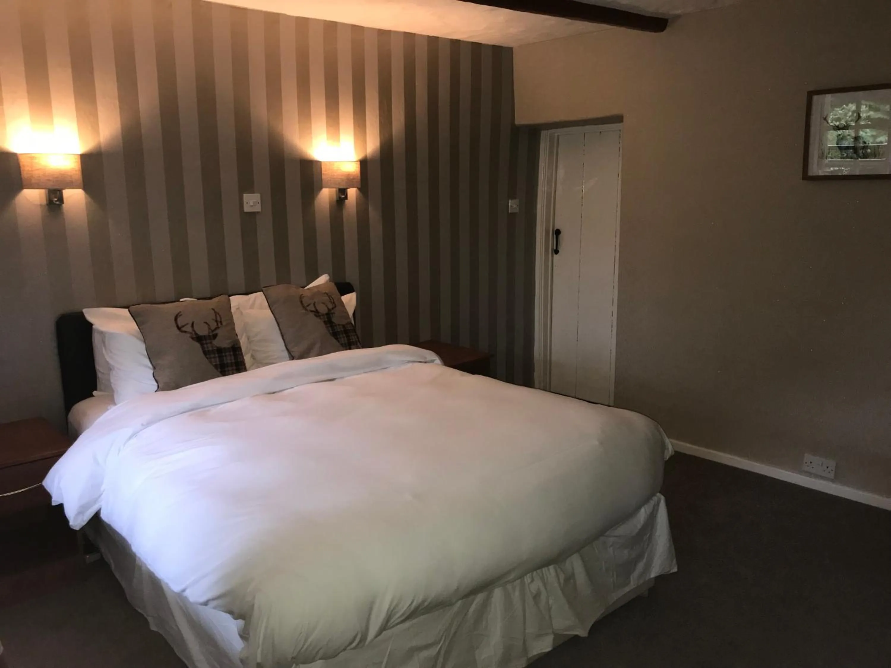 Bed in The Sycamore Inn