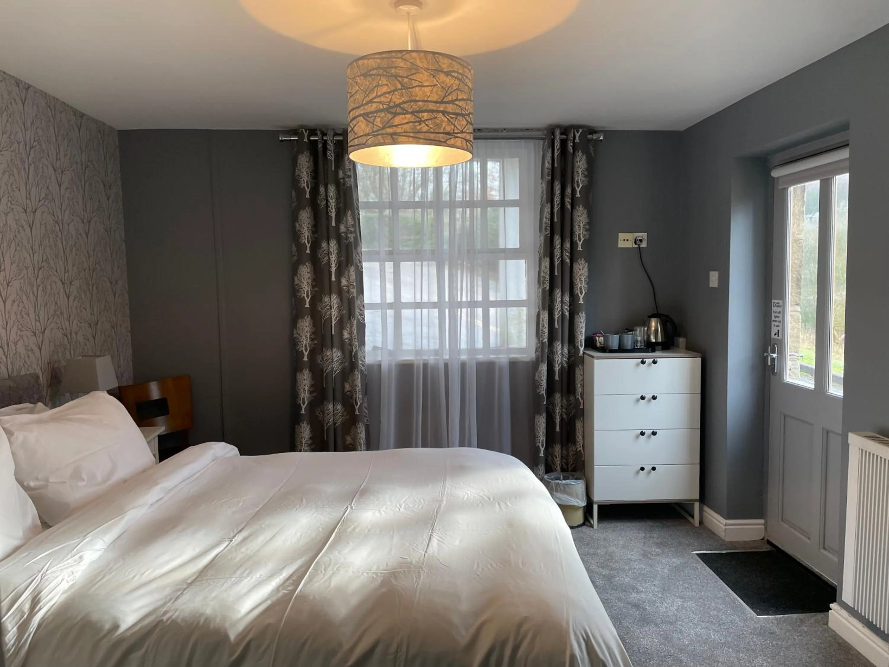 Bed in The Sycamore Inn