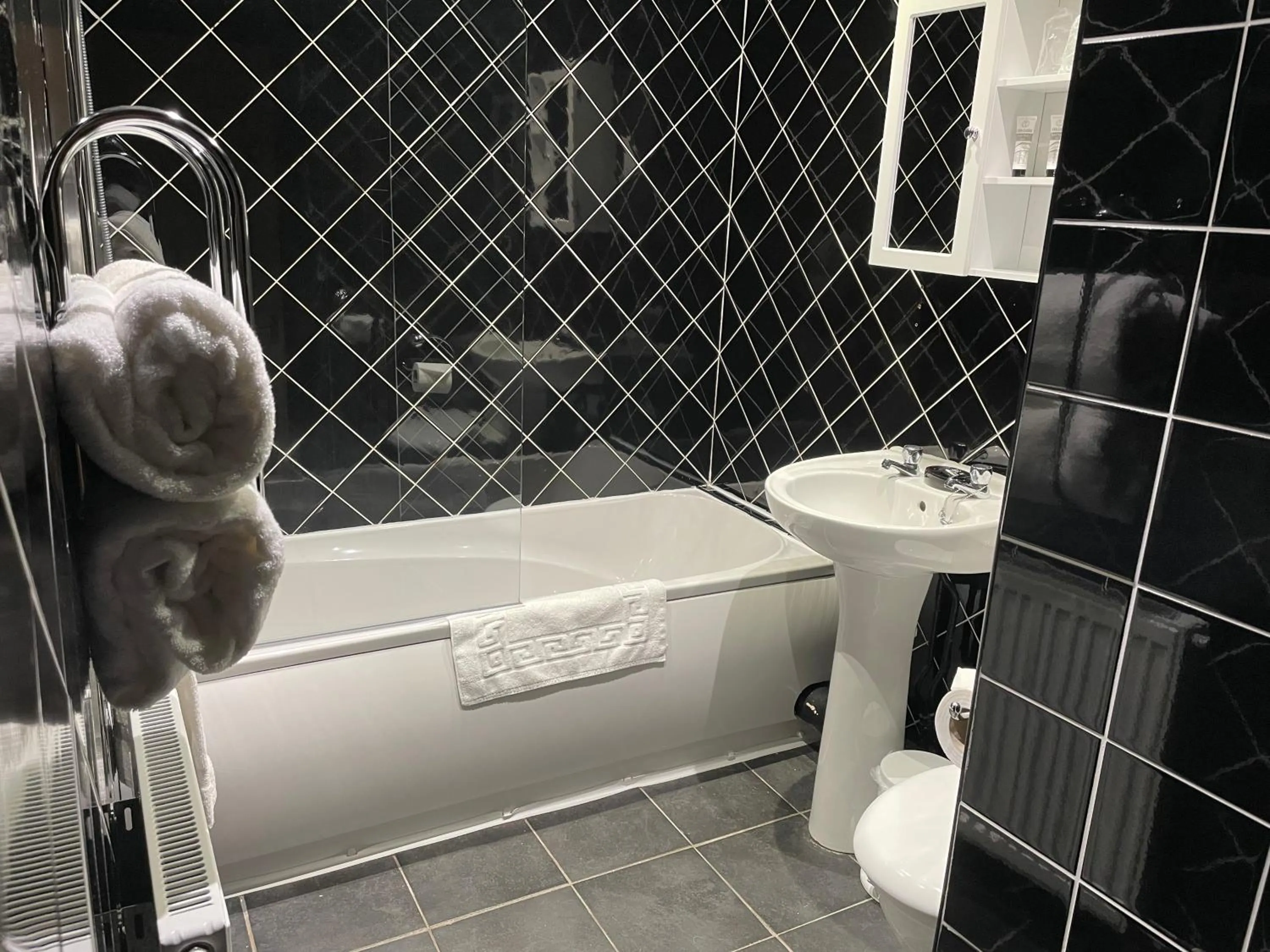 Bathroom in The Sycamore Inn