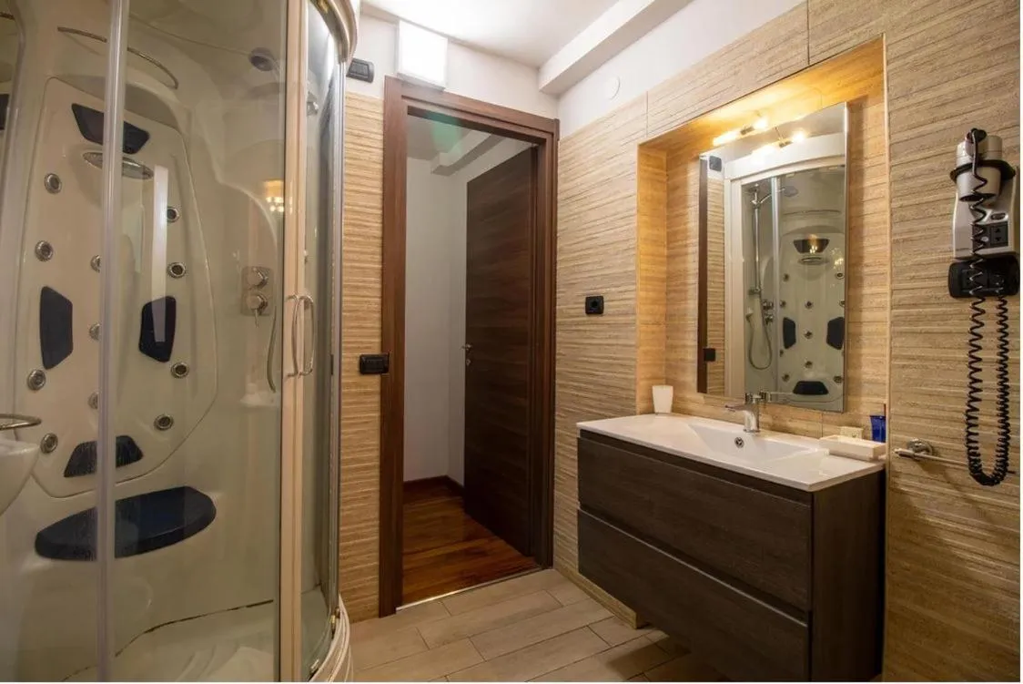 Shower in Porta Nazionale Dependance