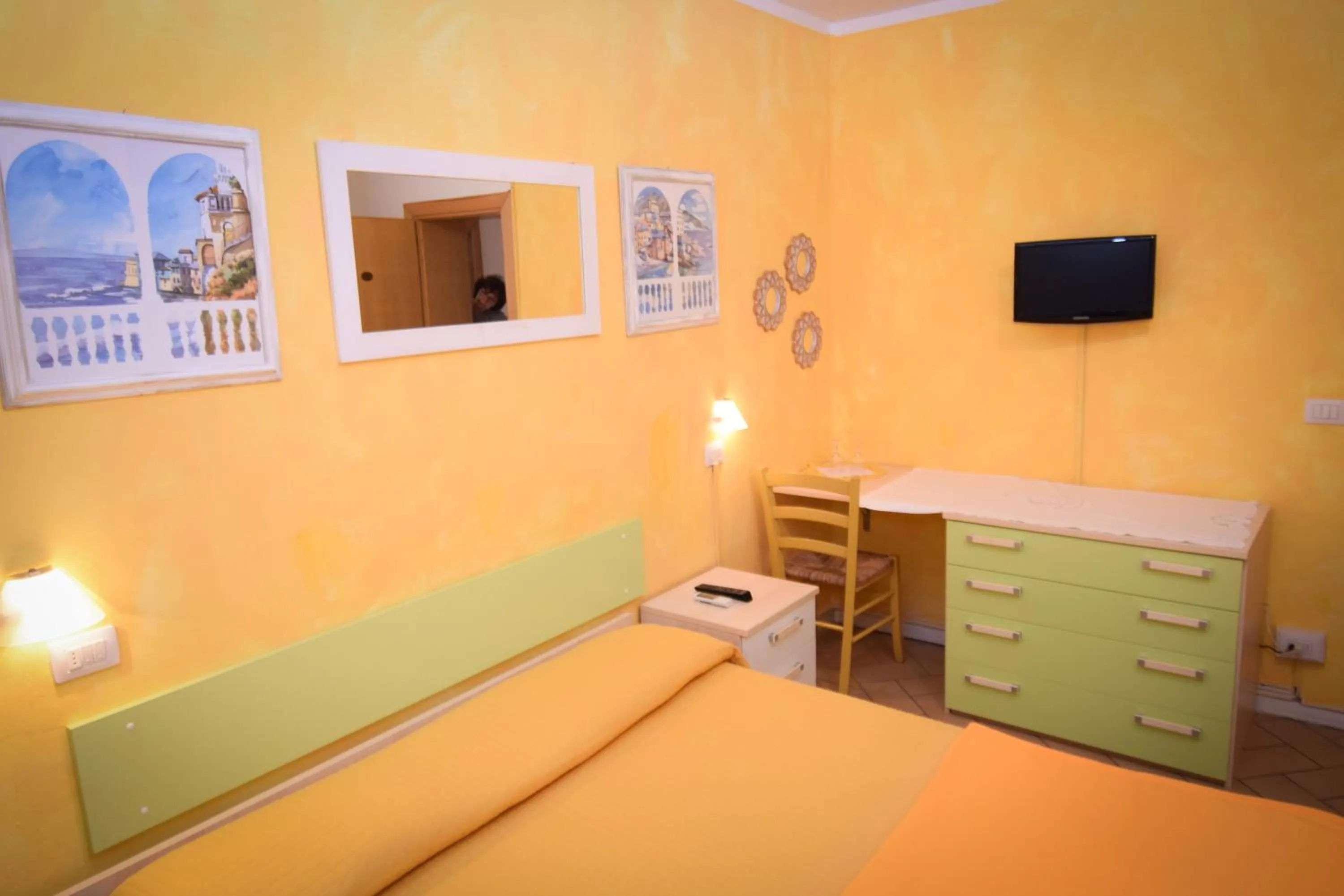 Photo of the whole room in Hotel Villa Denia