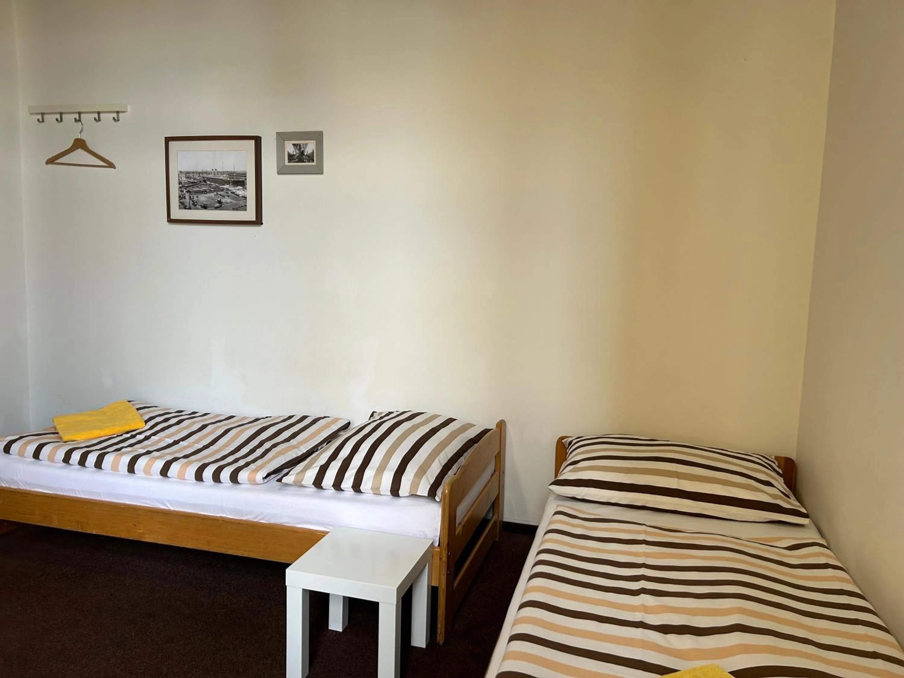 Bed in Hostel Downtown