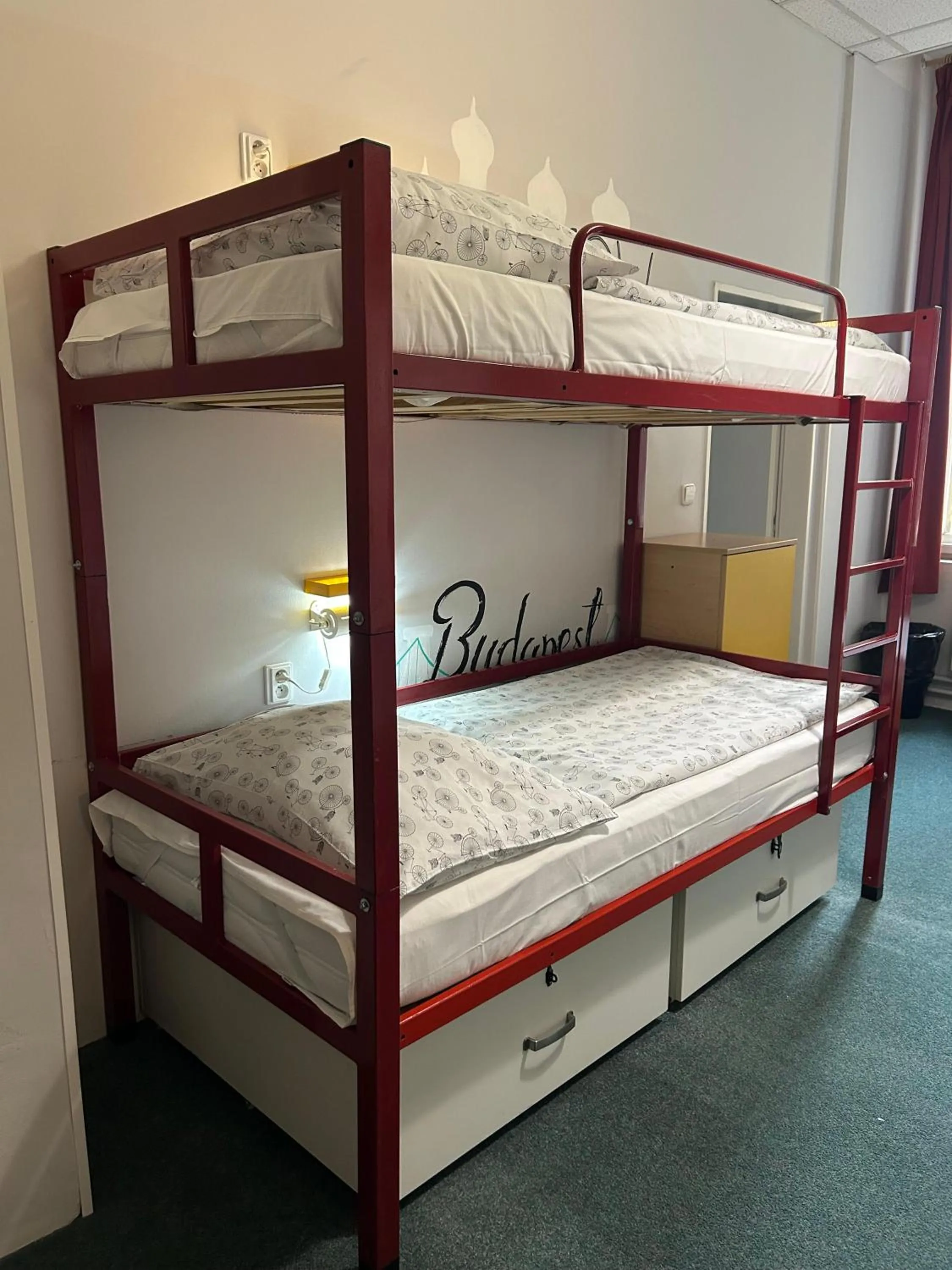 Bed in Hostel Downtown