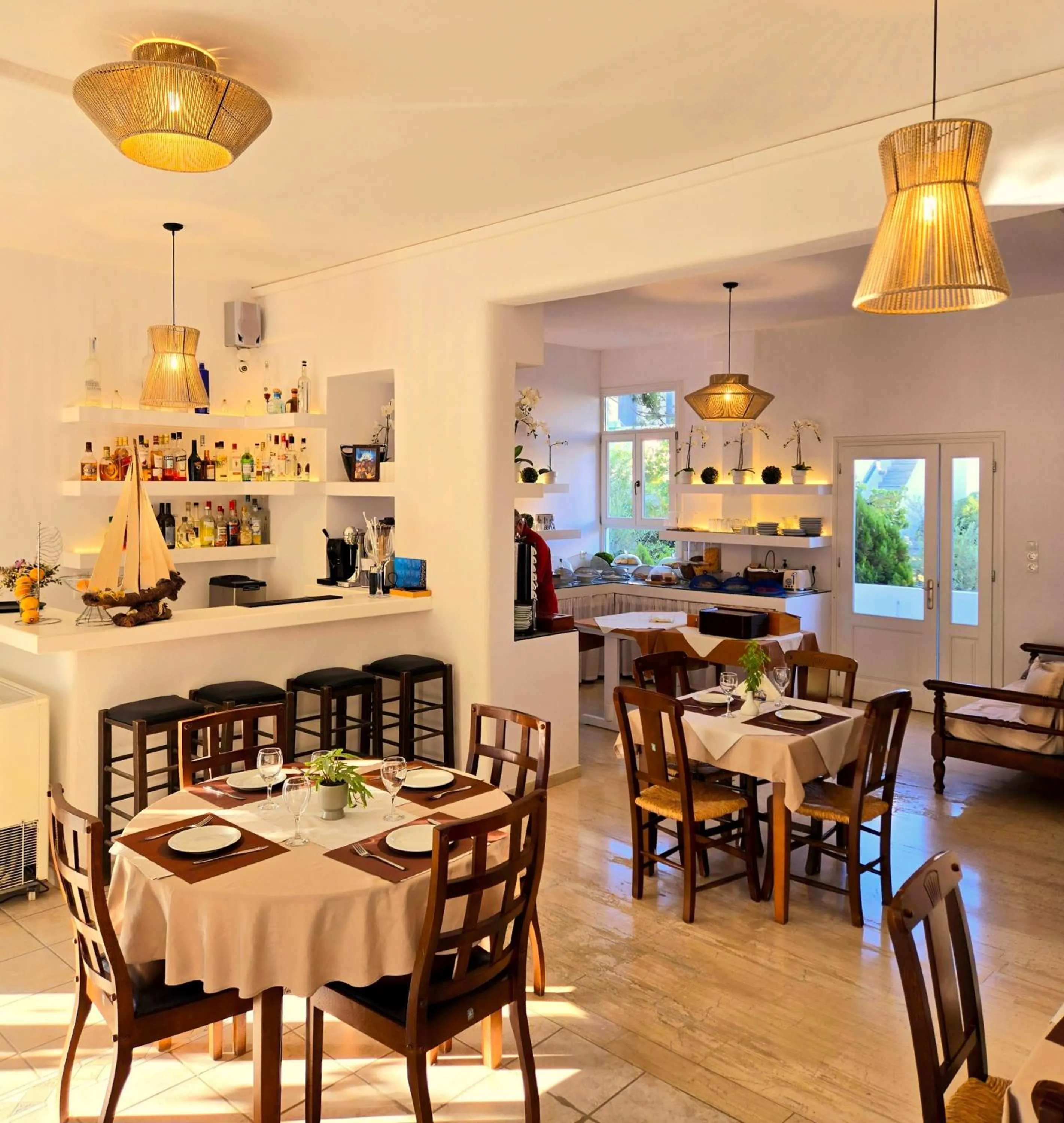 Restaurant/places to eat in Aphrodite Boutique Hotel