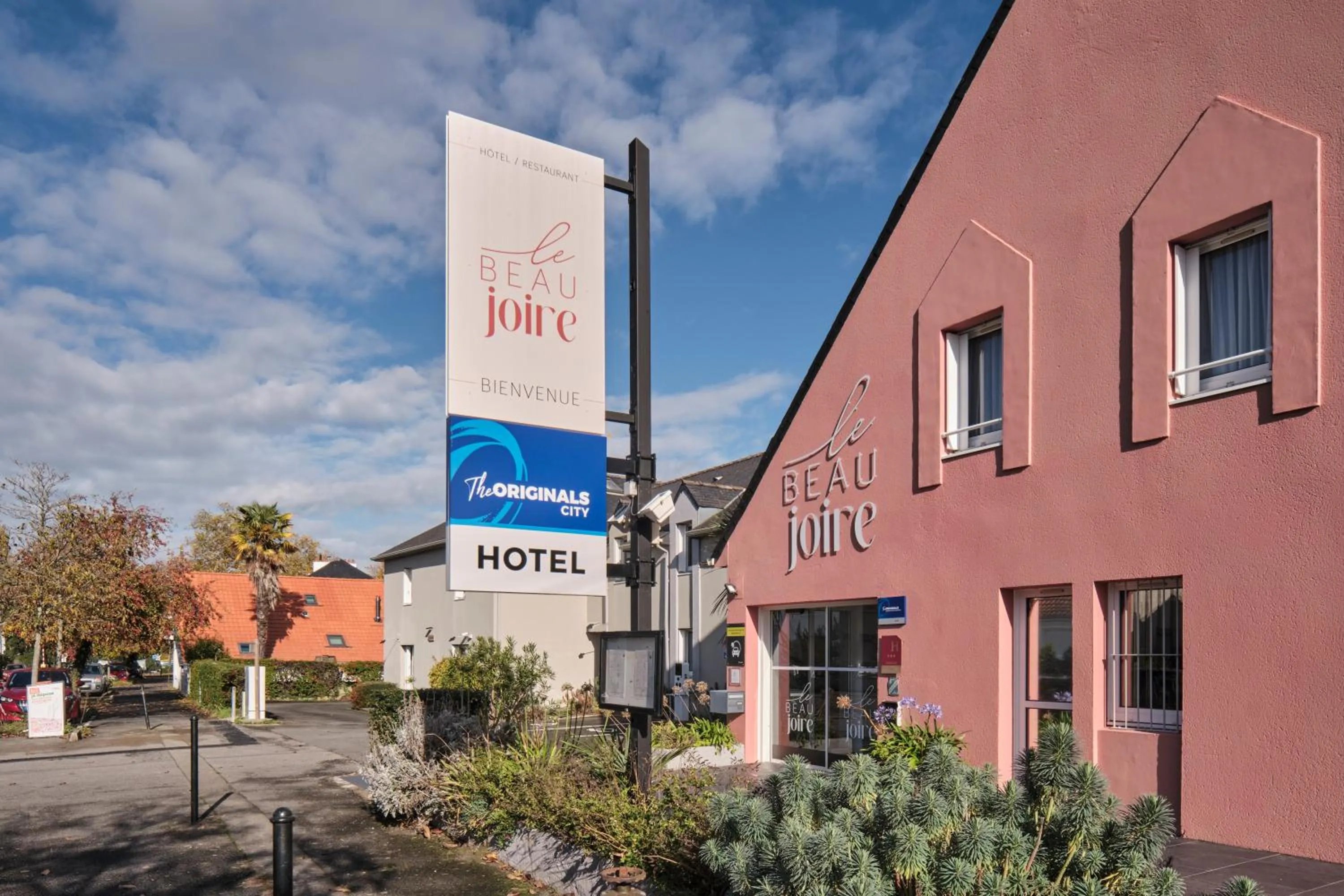Property building in The Originals City, Le Beaujoire, Nantes - En face du Parc des Expositions et face au Stade Beaujoire