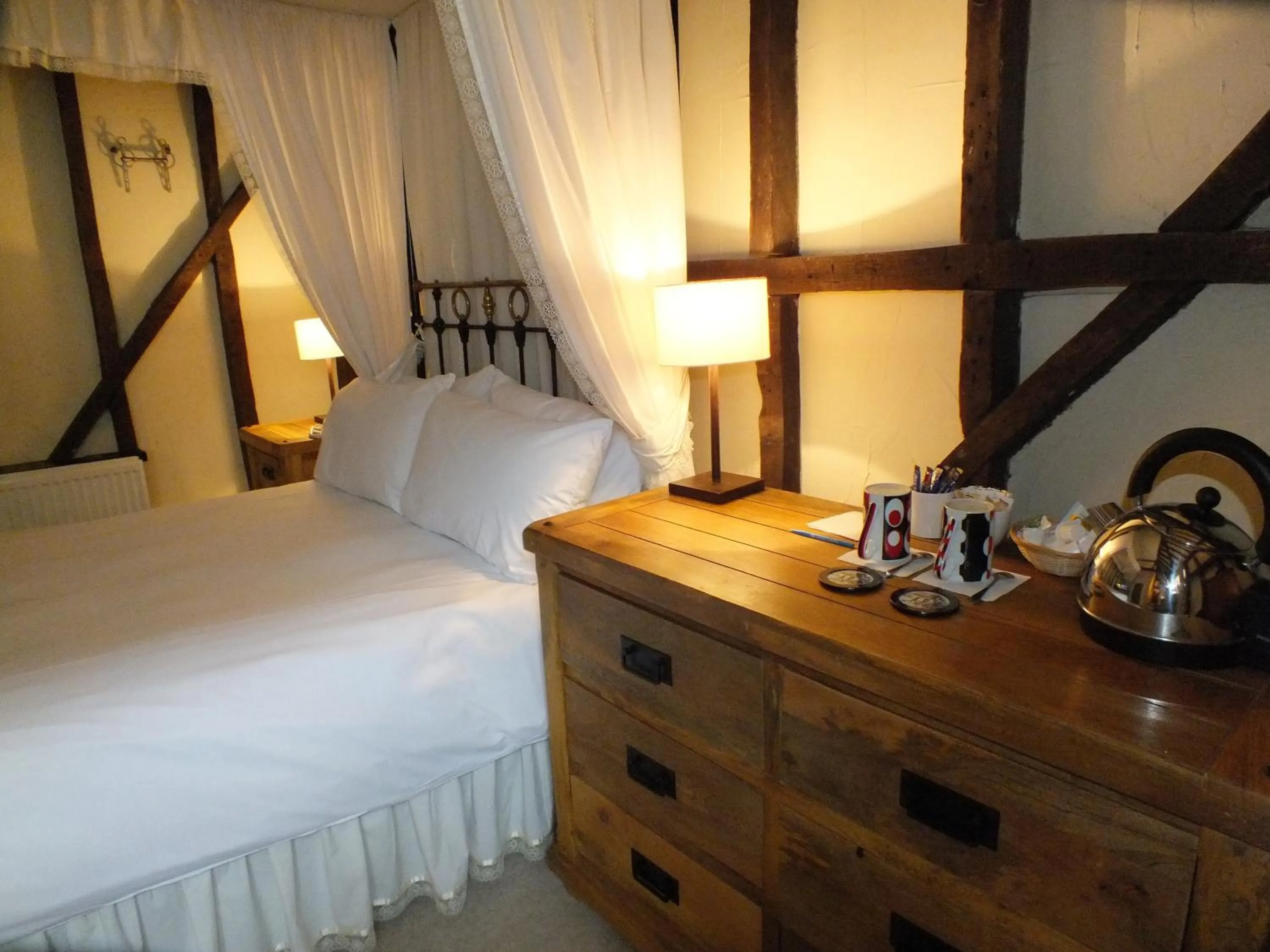 Photo of the whole room, Bed in Clifton Hampden B&B