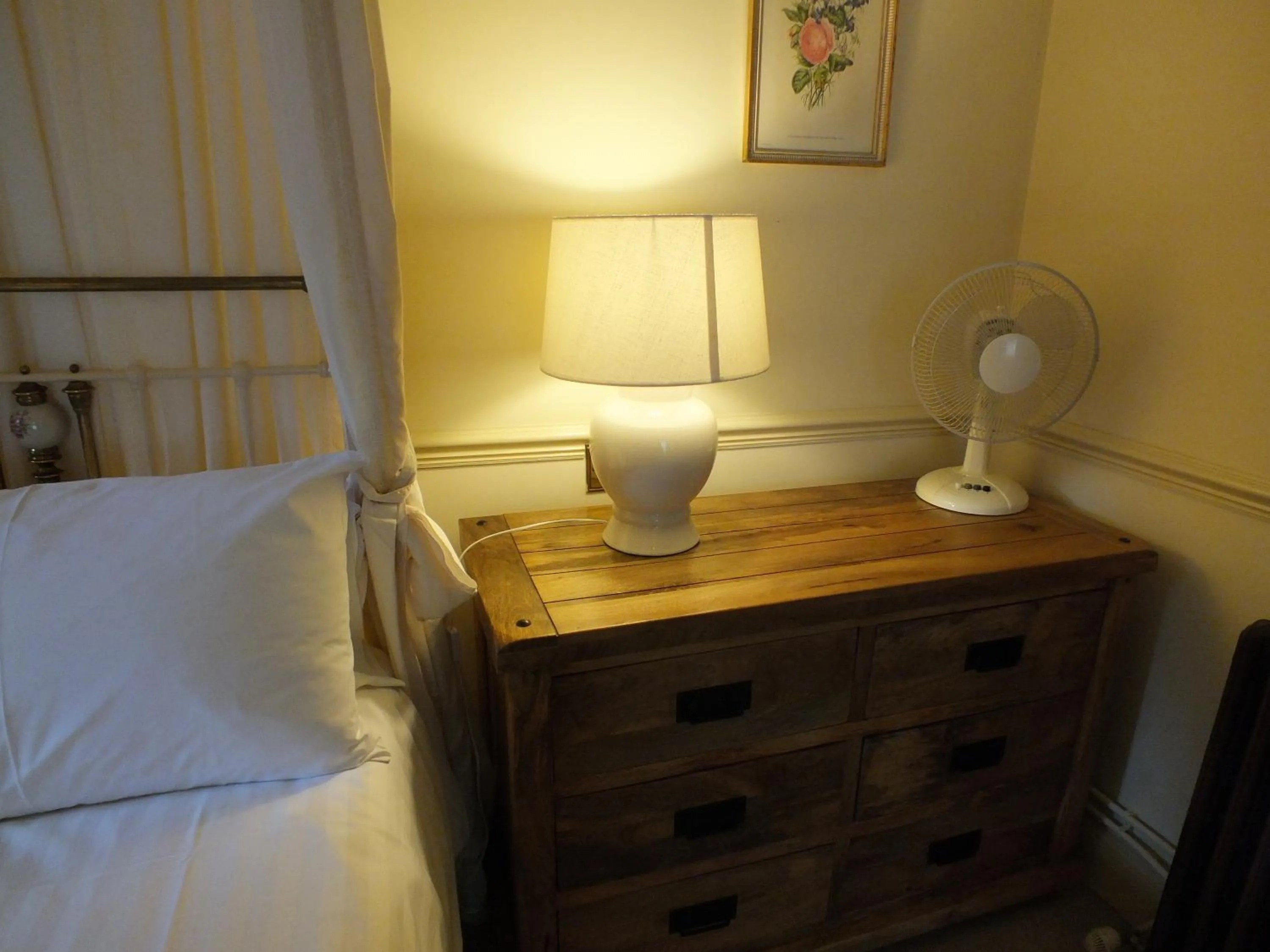 Decorative detail, Bed in Clifton Hampden B&B