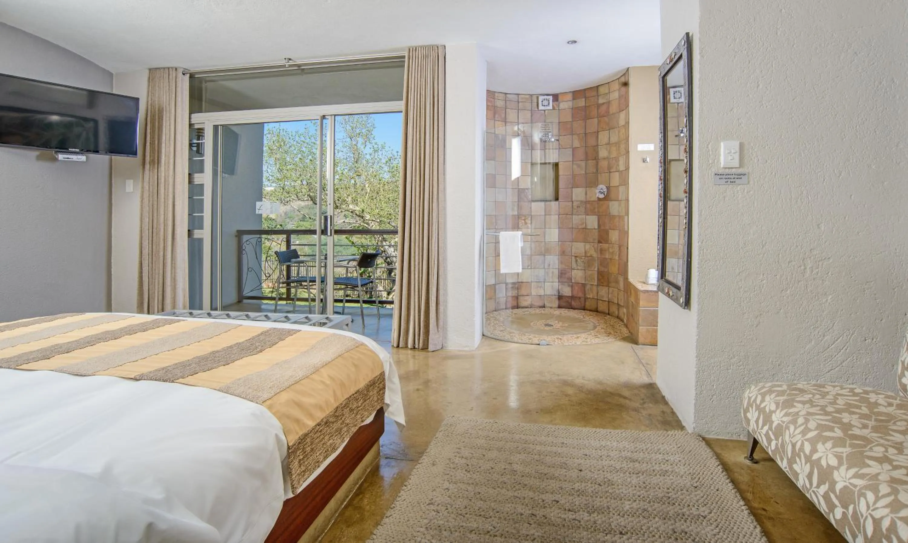 Balcony/Terrace, Bed in Francolin Lodge