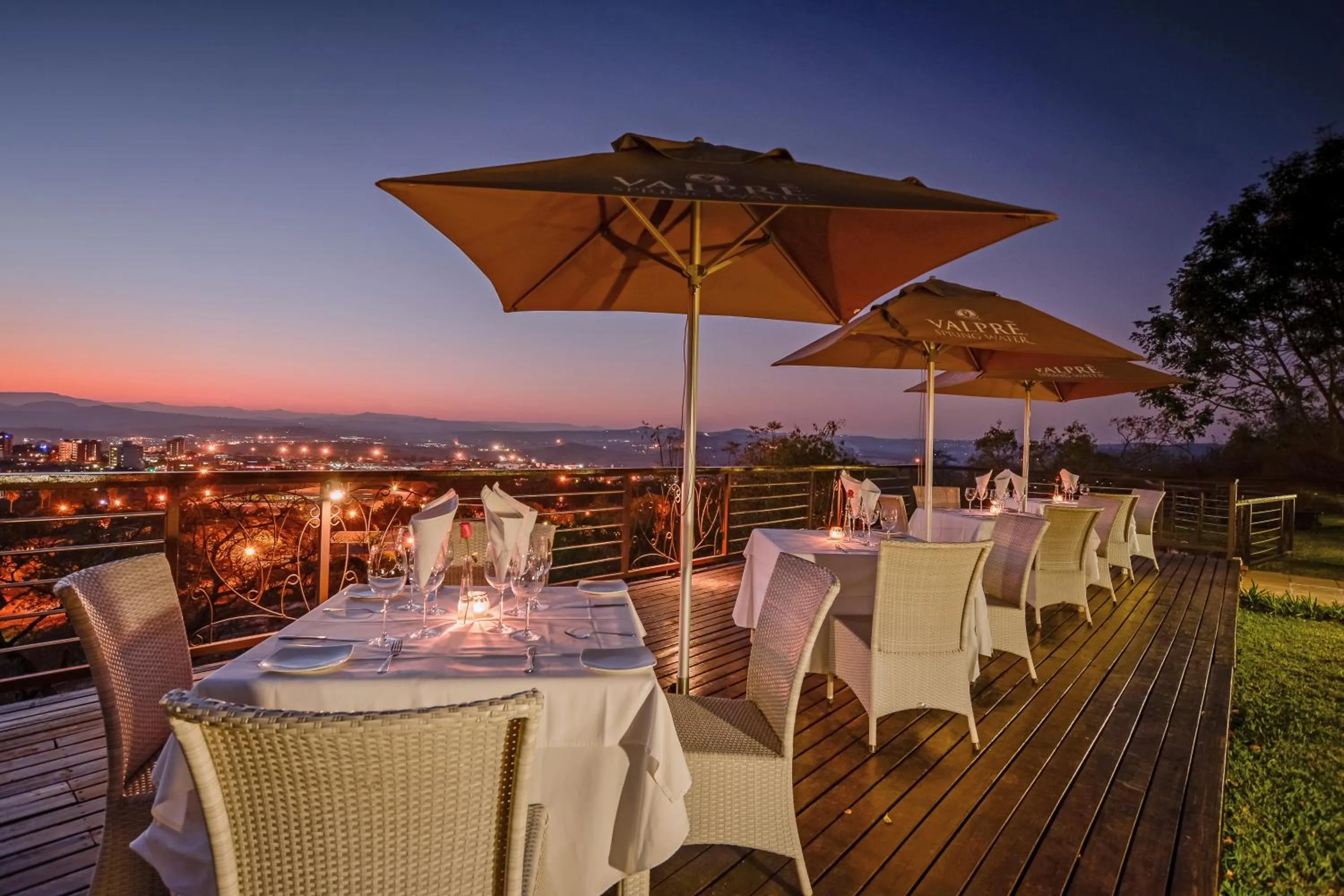 Restaurant/places to eat in Loerie's Call Guesthouse