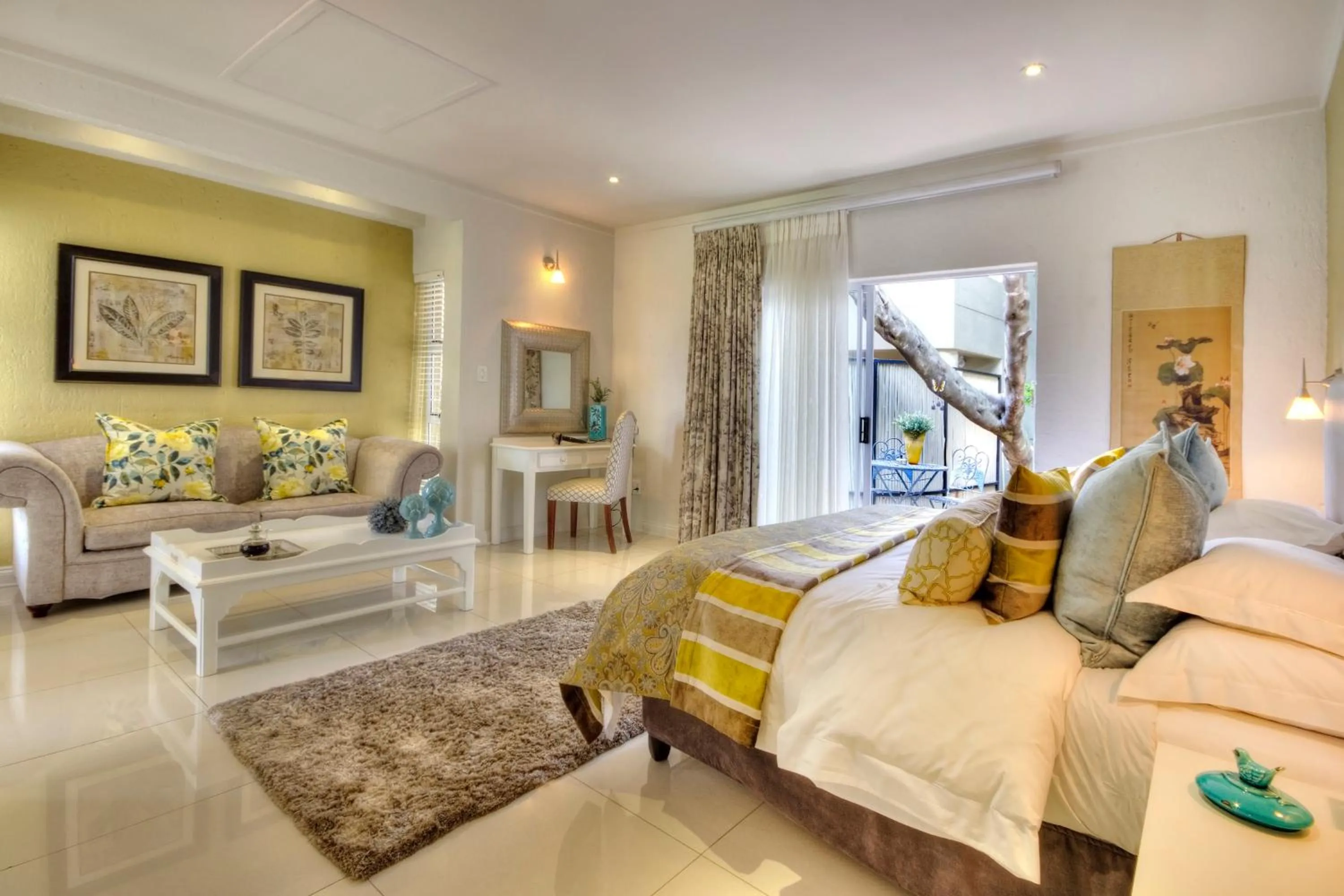 Patio, Bed in Loerie's Call Guesthouse