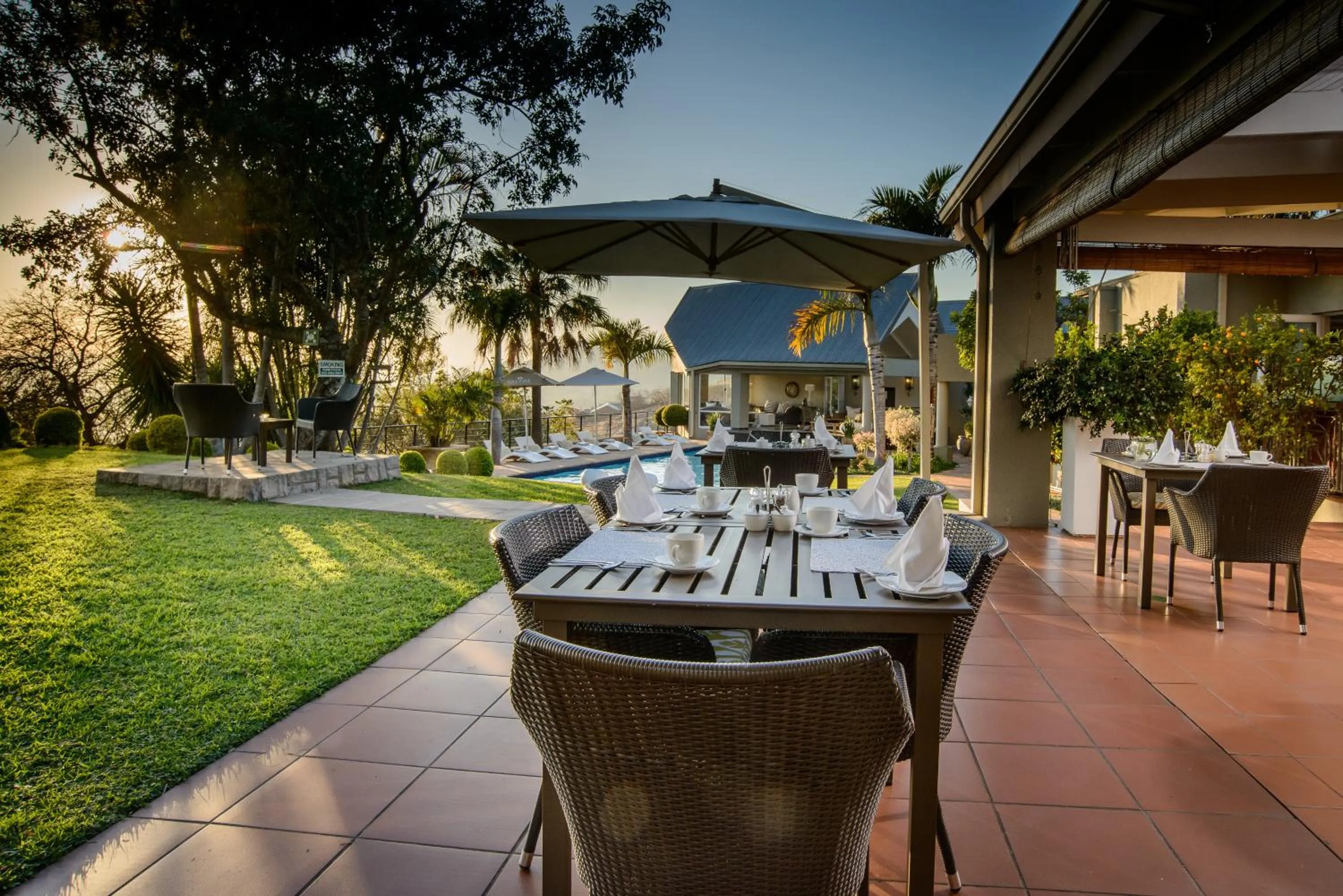 Sunrise in Loerie's Call Guesthouse