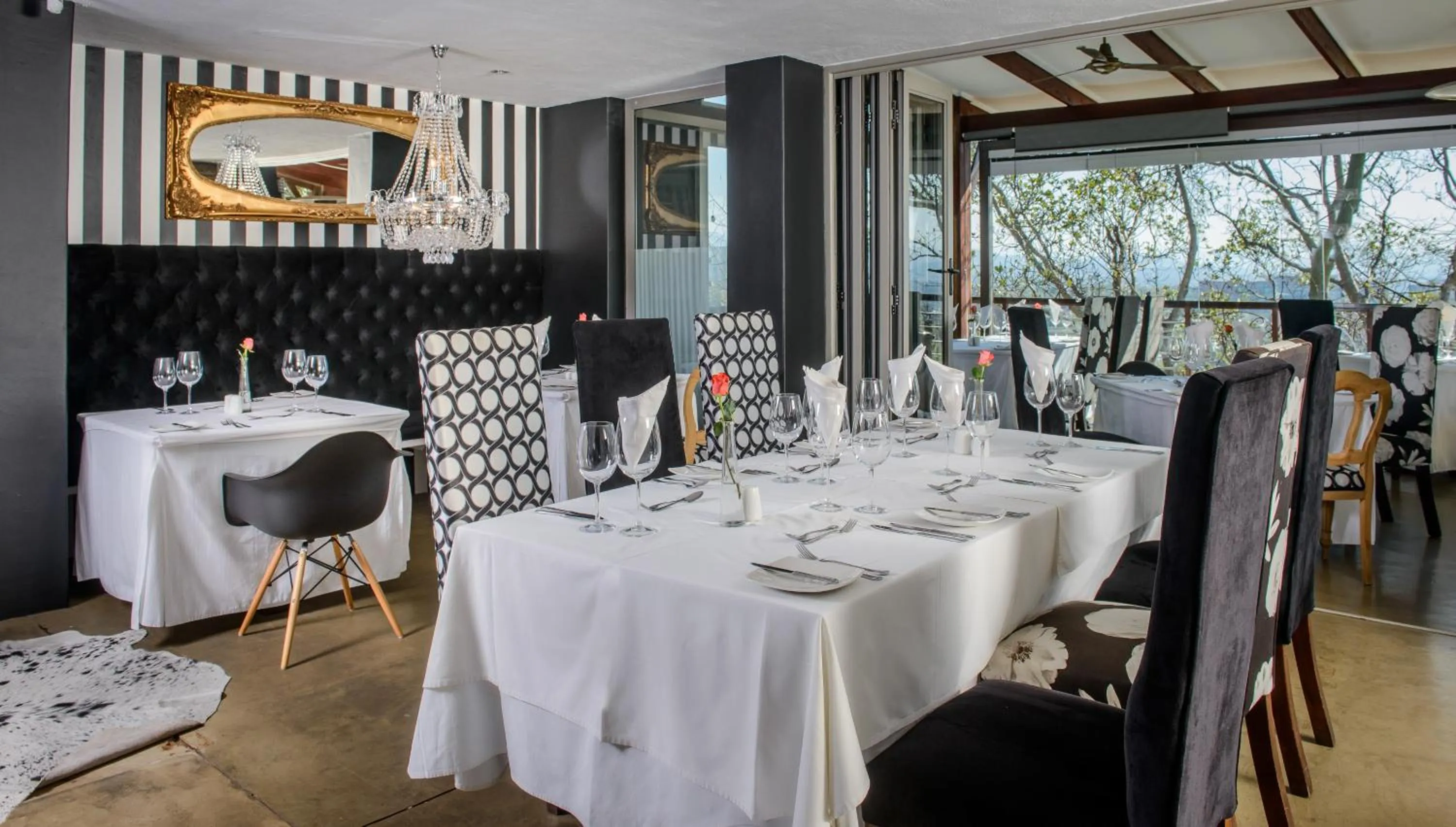 Restaurant/places to eat in Loerie's Call Guesthouse