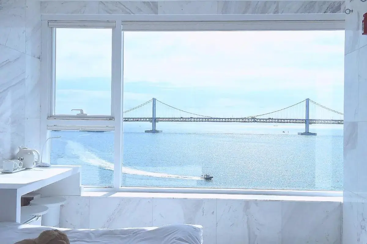 Premium Ocean Front Suite in Gwanganli Hotel 1 Premium Ocean Front Suite in Gwanganli Hotel 1