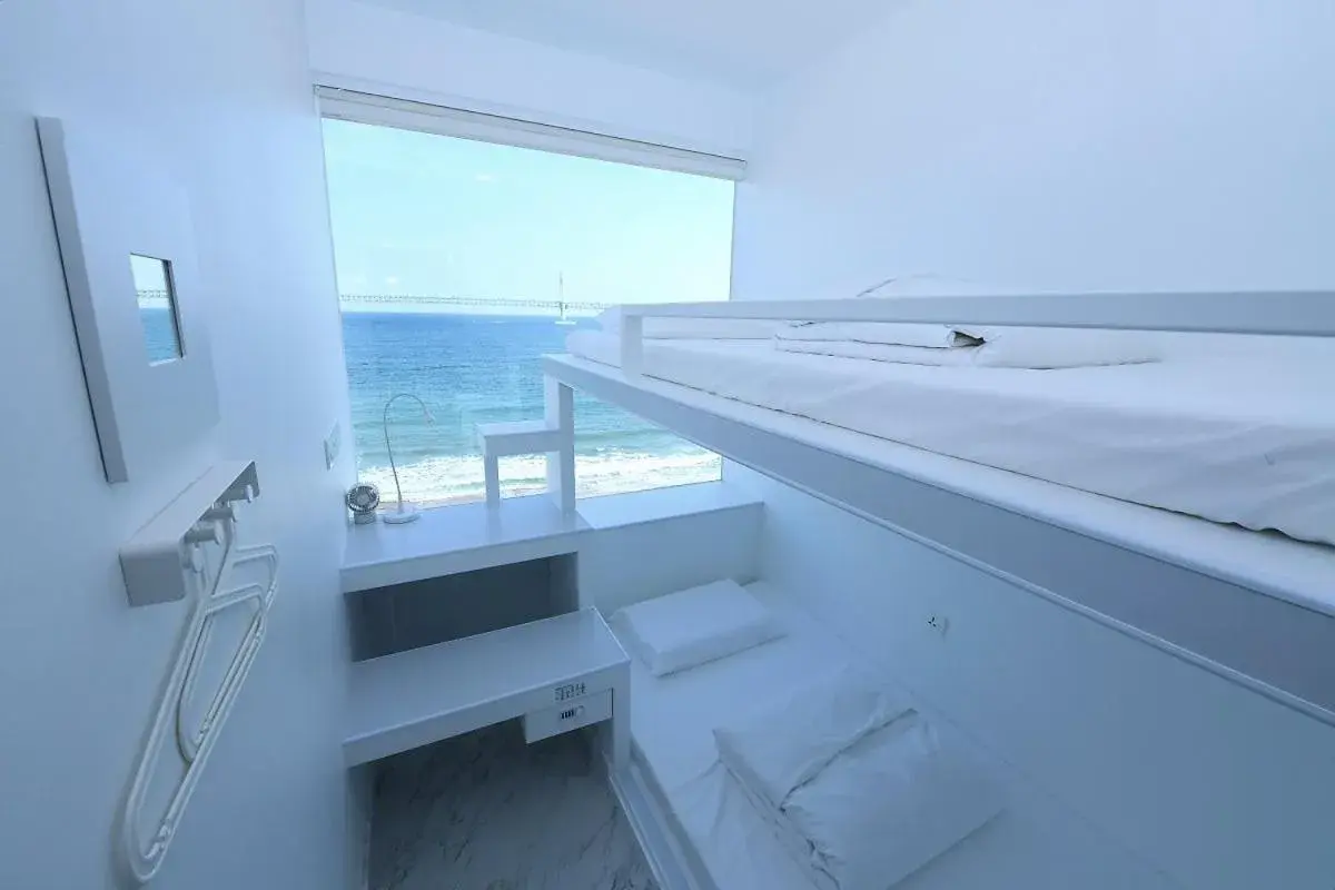 Entire 2-Bed Dormitory - Male Only in Gwanganli Hotel 1 Entire 2-Bed Dormitory - Male Only in Gwanganli Hotel 1