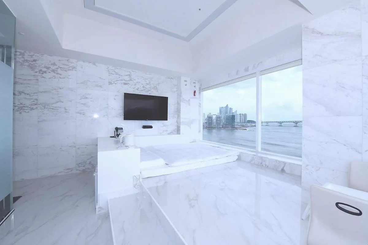 Bed in Gwanganli Hotel 1