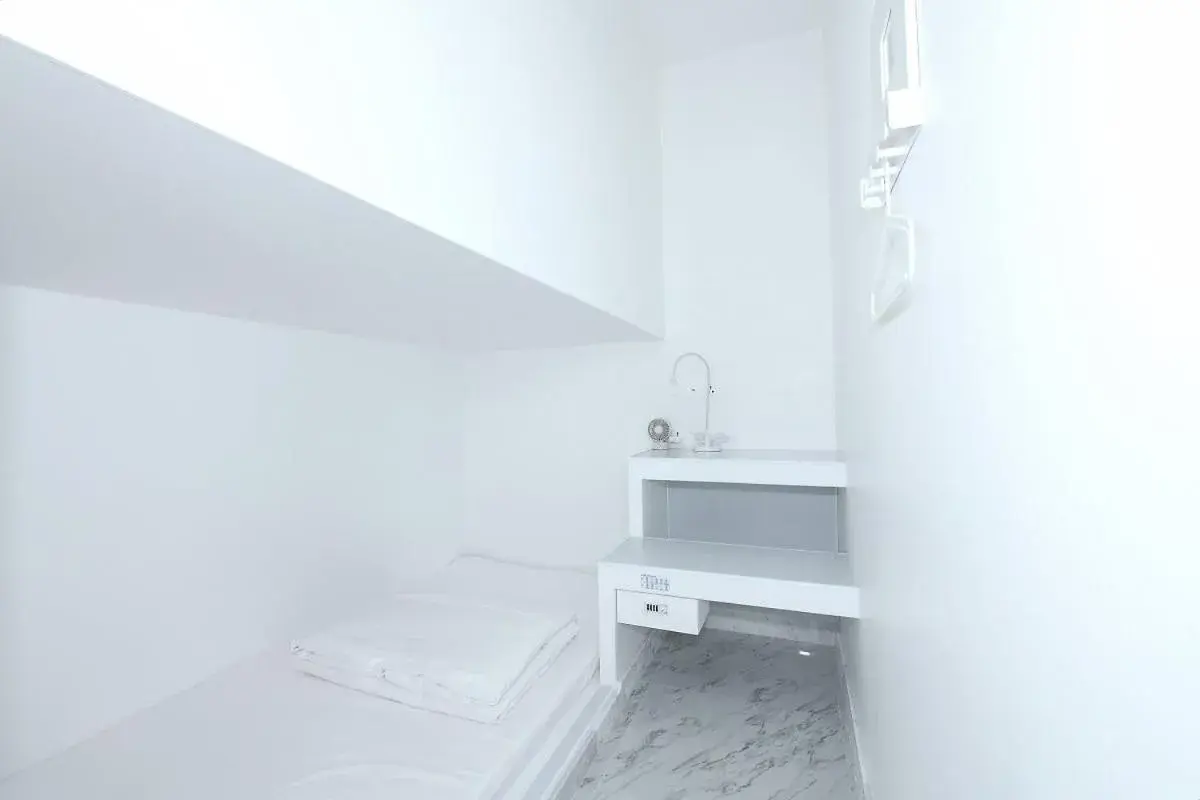 Deluxe Capsule C - Female Only in Gwanganli Hotel 1 Deluxe Capsule C - Female Only in Gwanganli Hotel 1