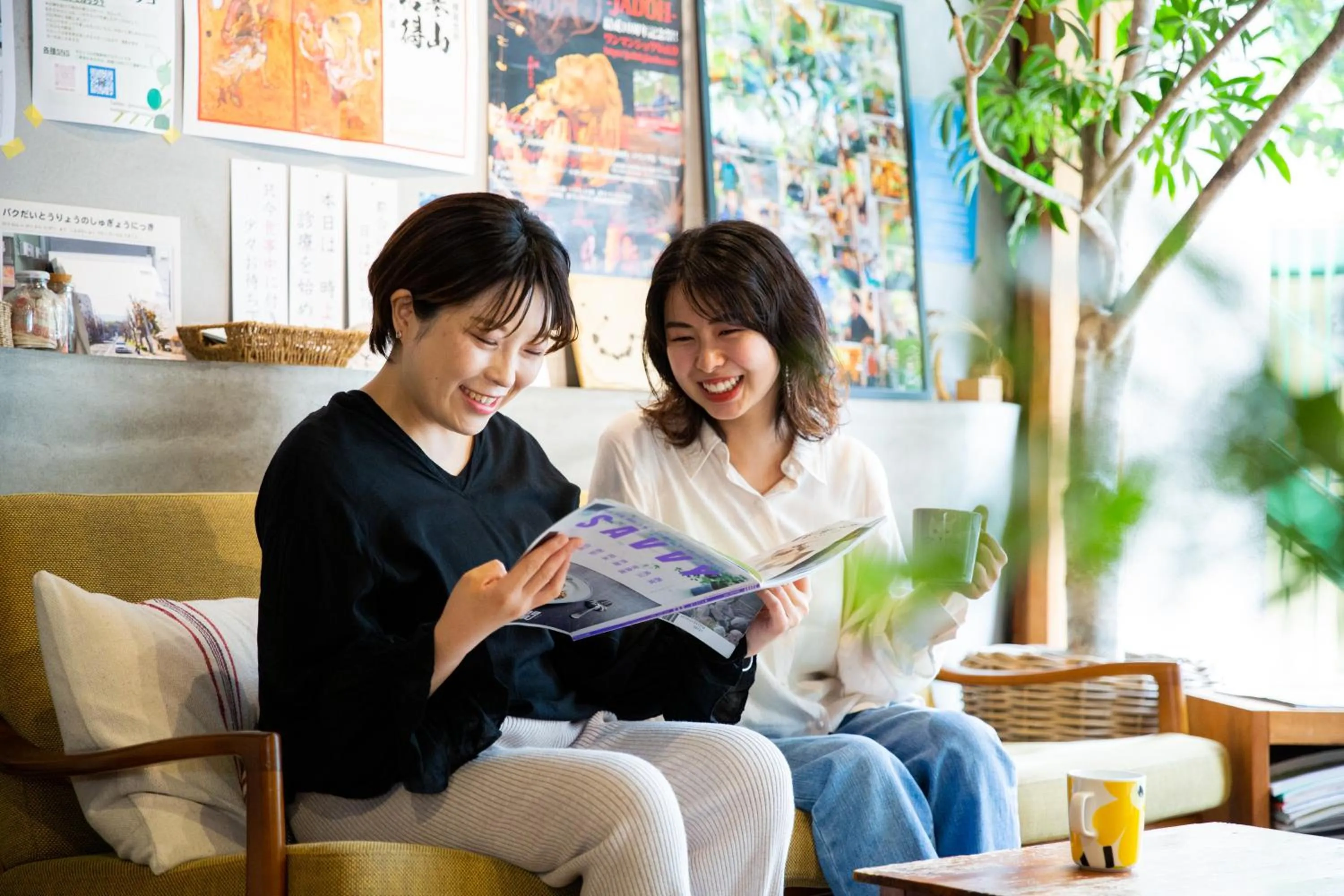 group of guests in Kobe Guesthouse MAYA