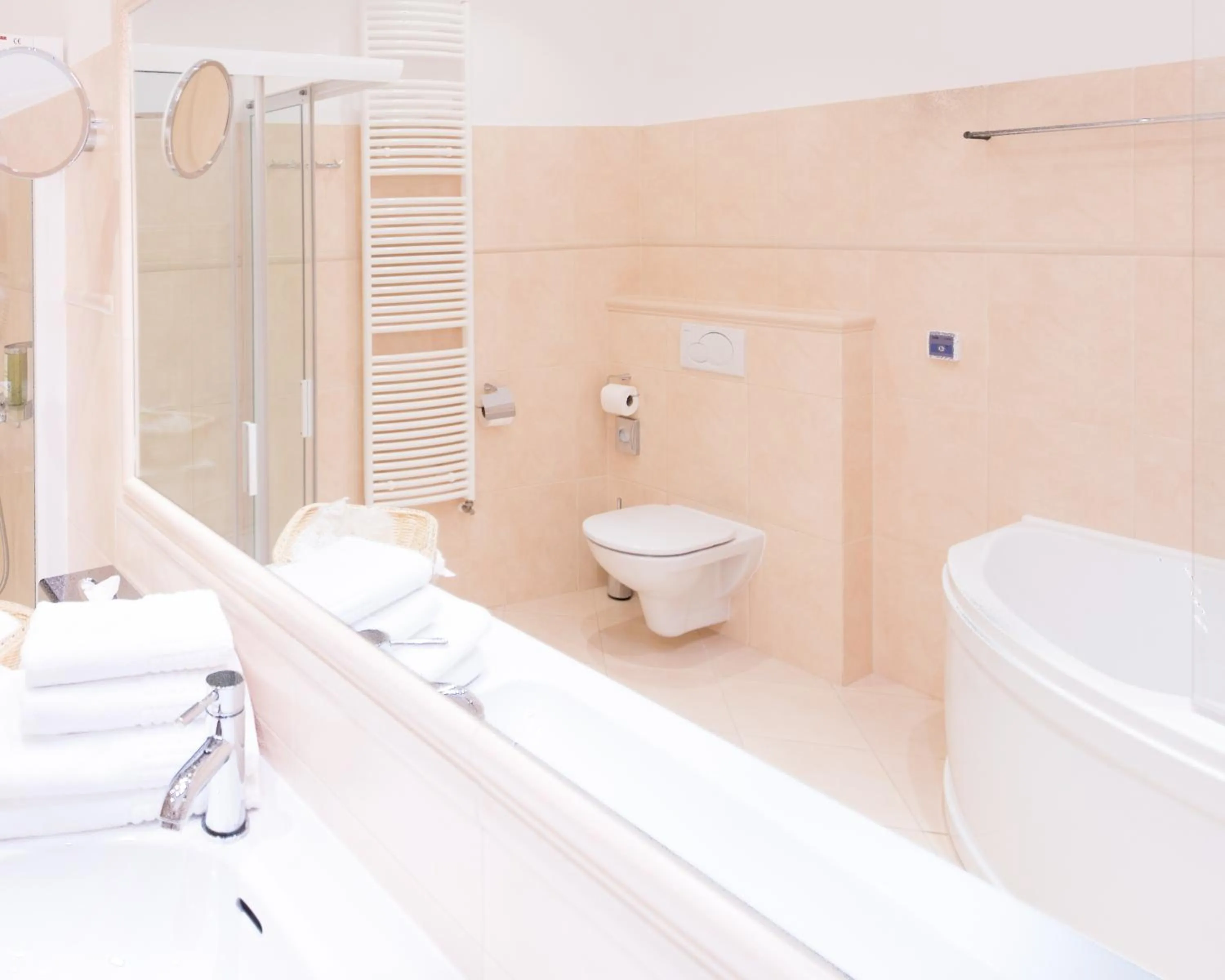 Bathroom in Unitas Hotel