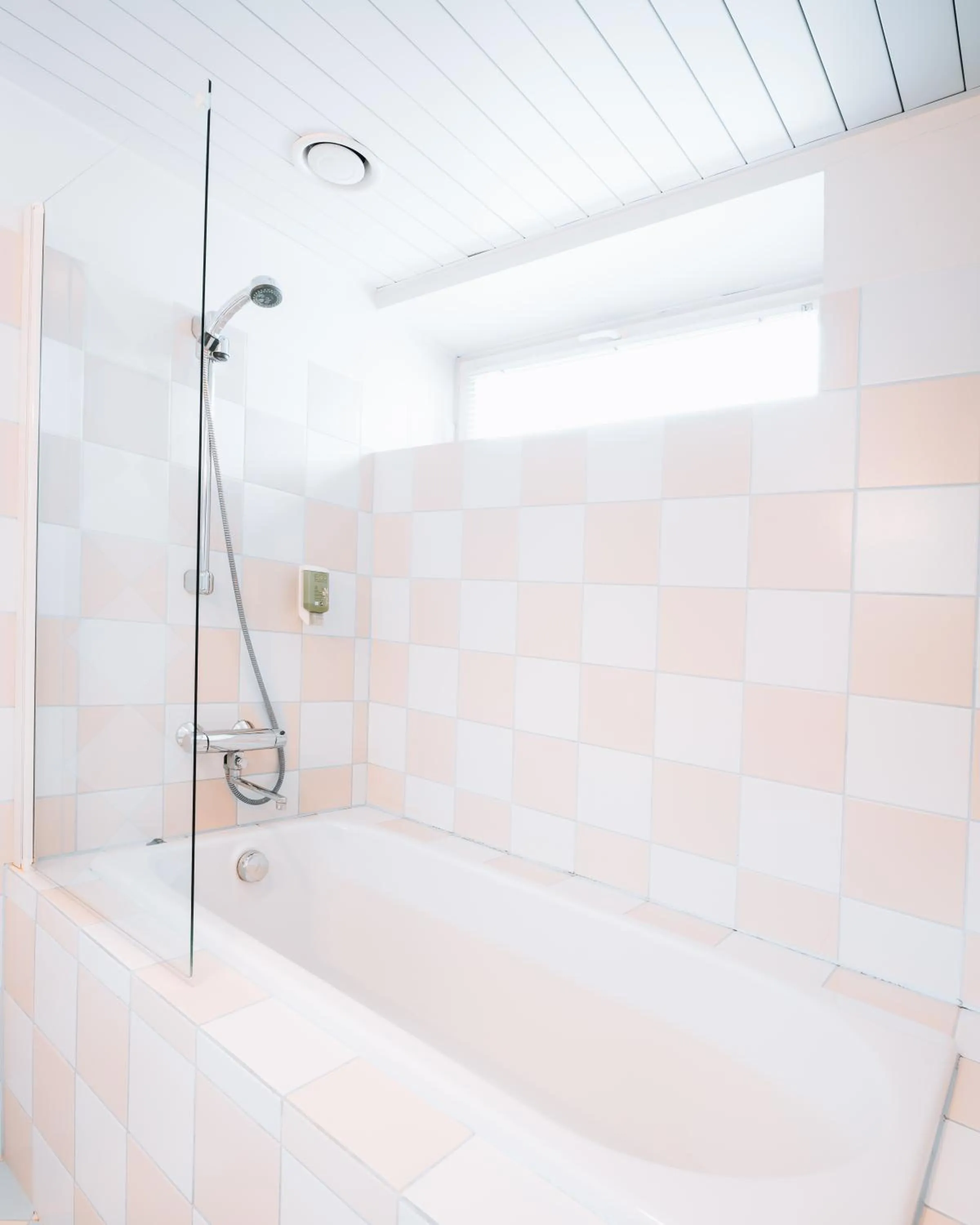 Shower in Hotel NOSPA