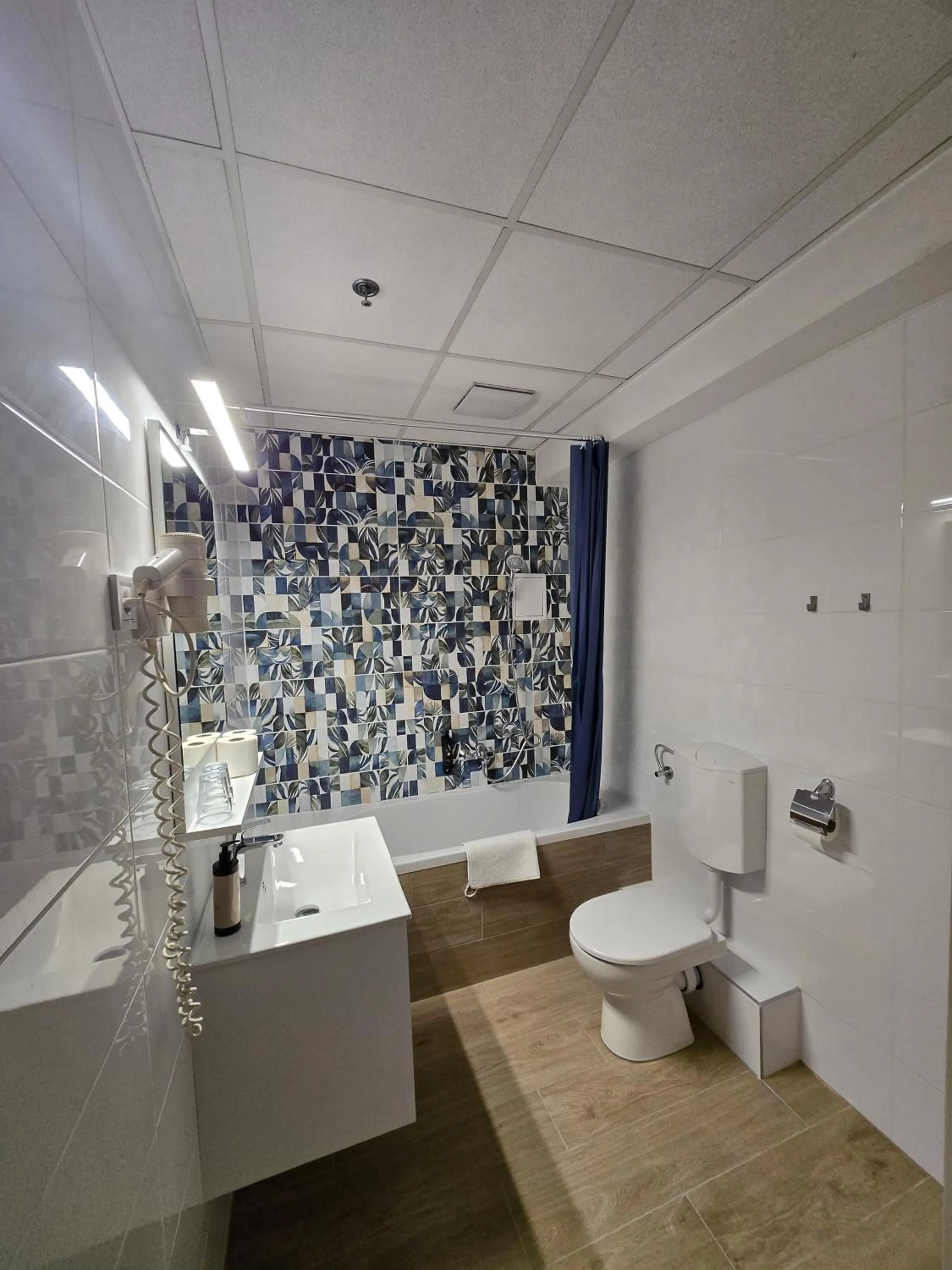 Bath in Gartner Hotel