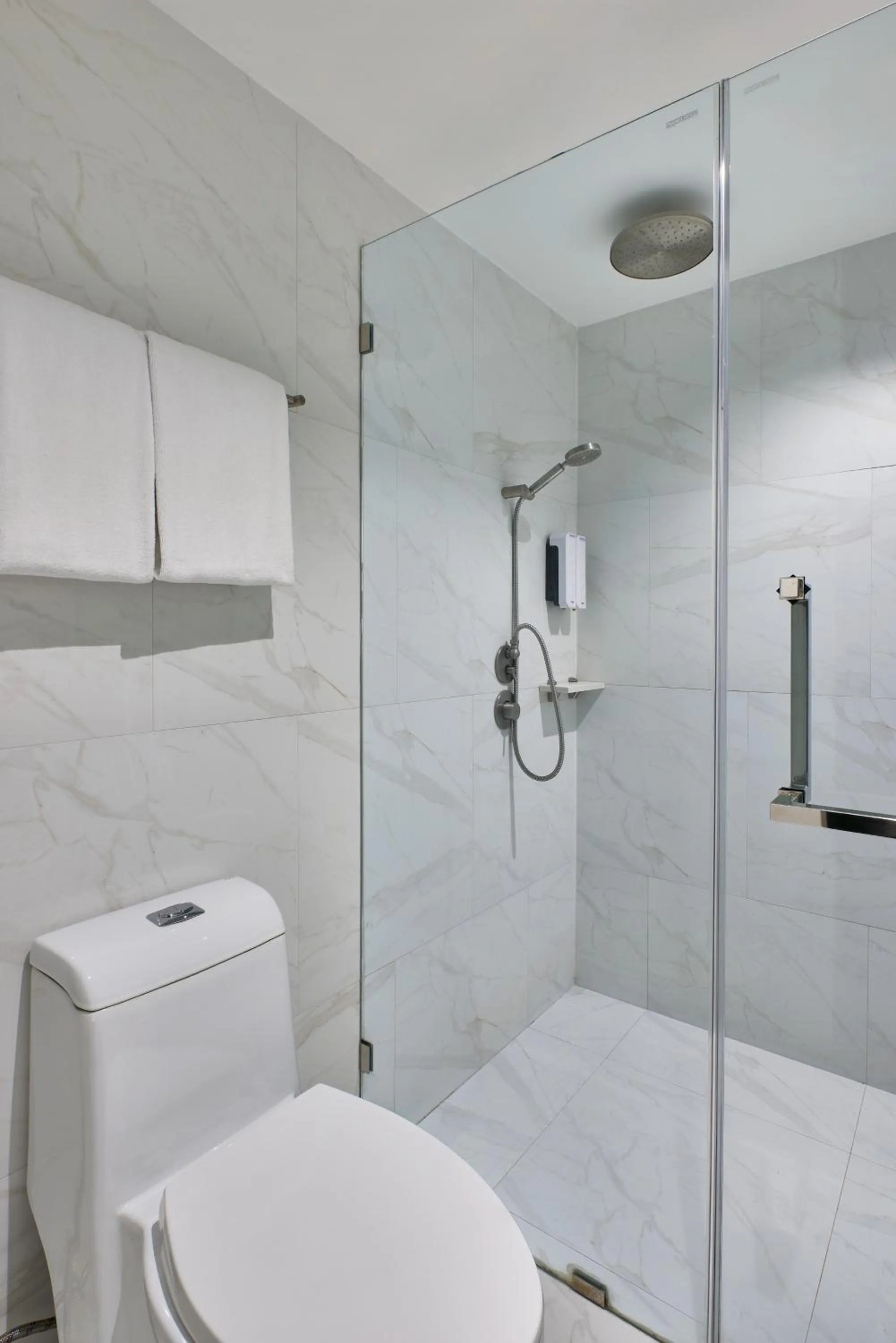 Bathroom in Haven't Met Bangkok Silom by Cross Collection