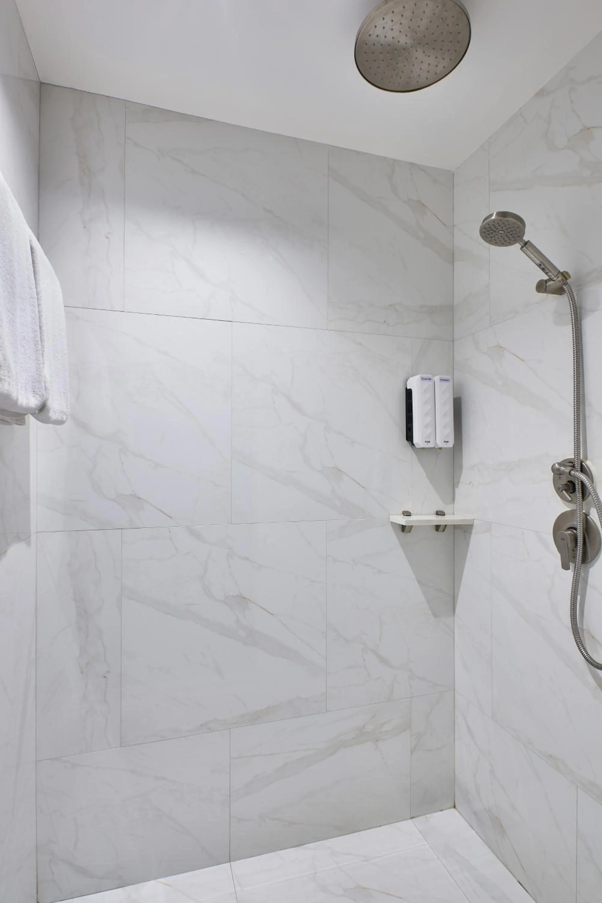 Bathroom in Haven't Met Bangkok Silom by Cross Collection