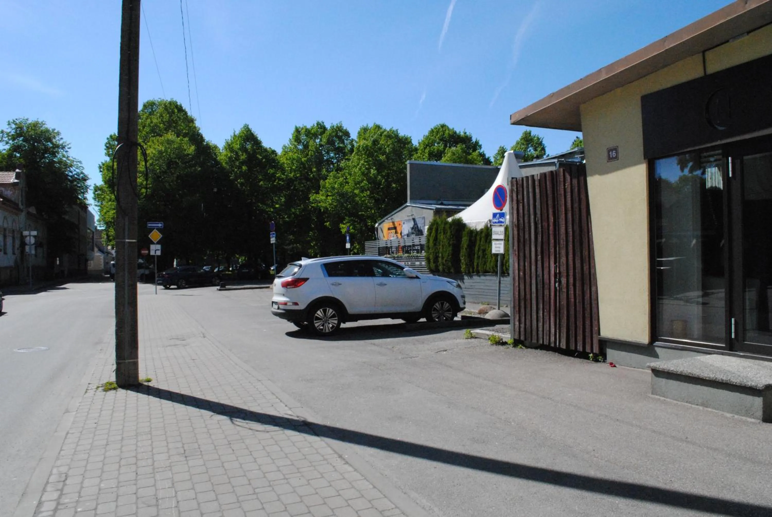 Neighbourhood in Alex Maja