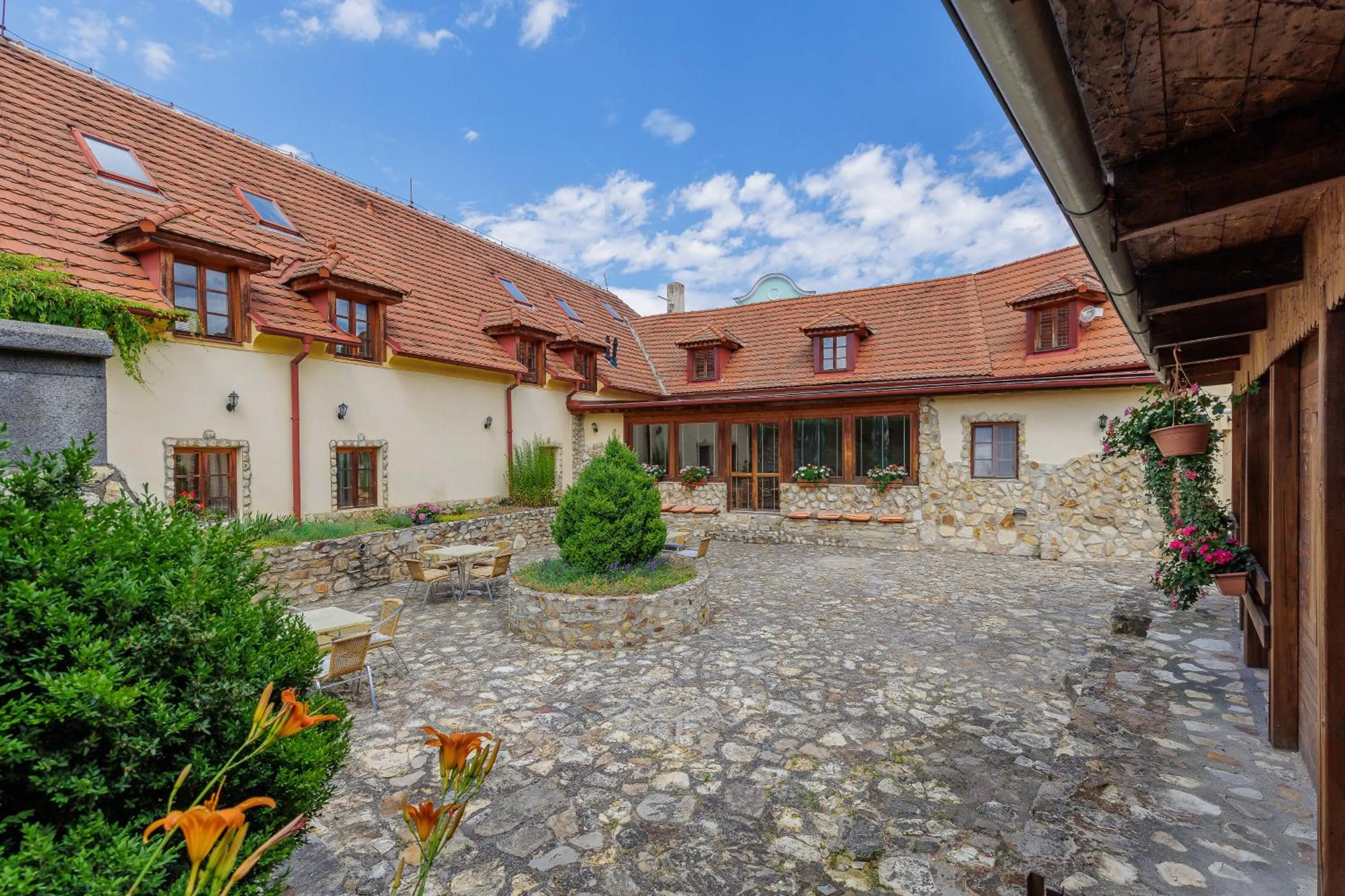 Patio in Hotel BELLA