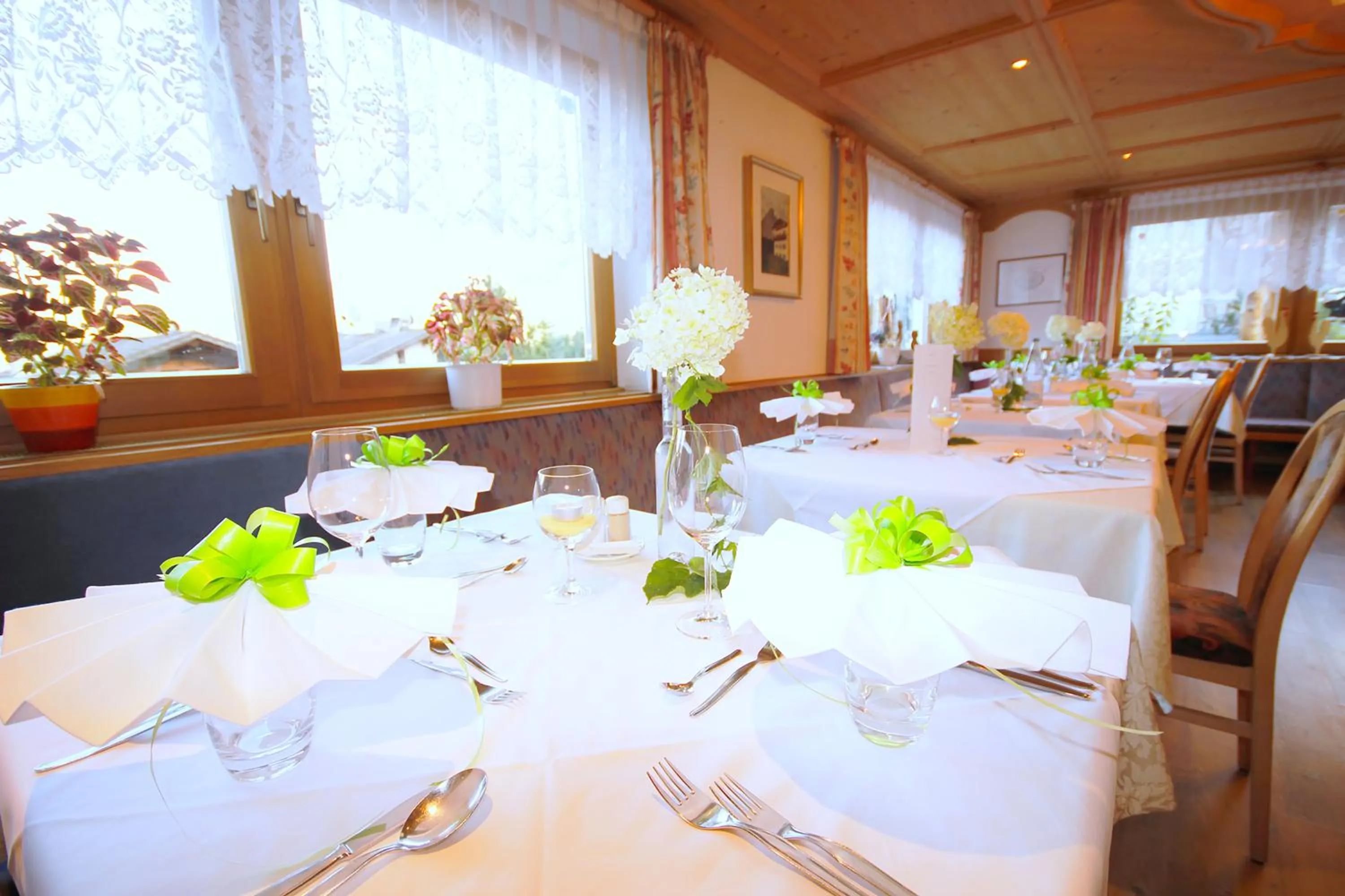 Restaurant/places to eat in Pension Maria