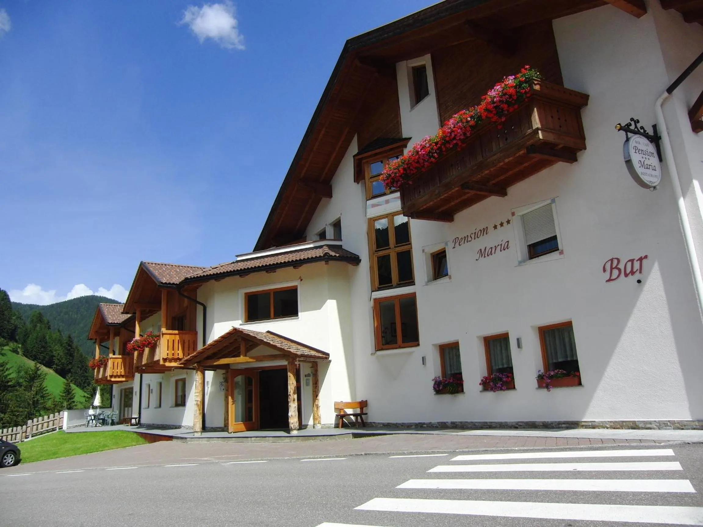 Facade/entrance in Pension Maria