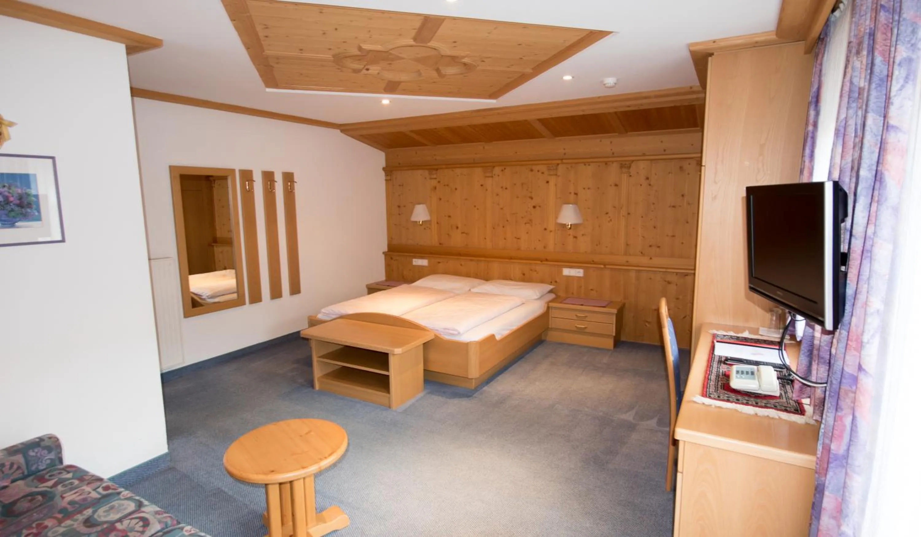 Photo of the whole room, Bed in Pension Maria