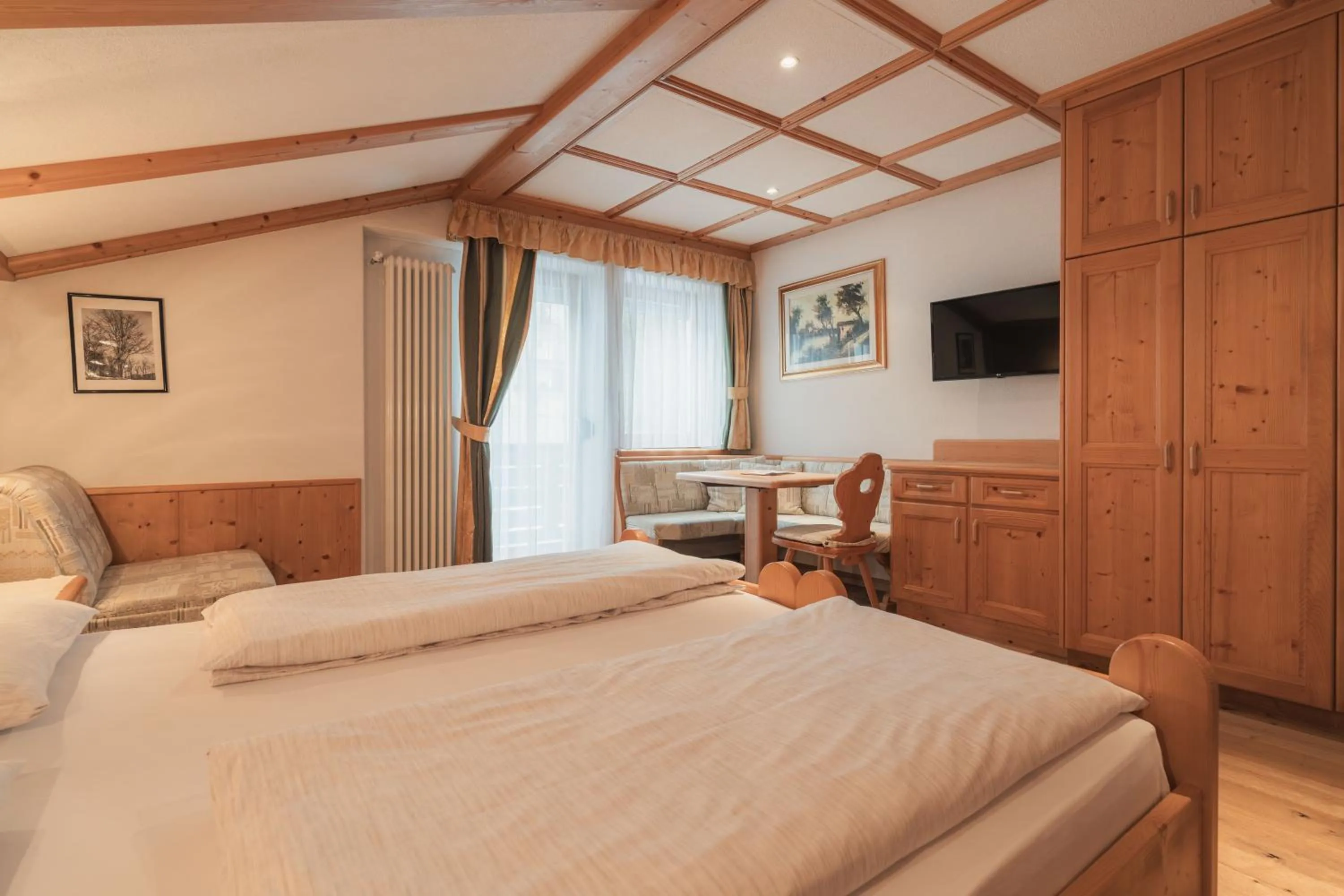 Bedroom, Bed in Pension Maria