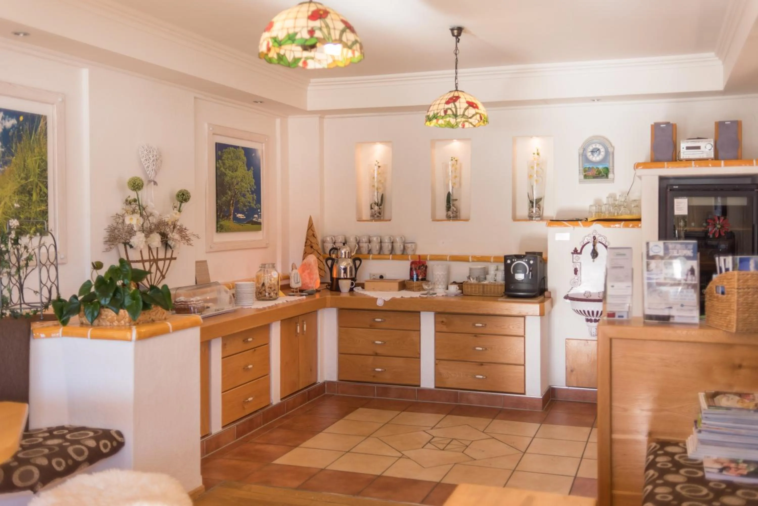 Communal lounge/ TV room in Landhaus & Ferienwohnungen Bergrast