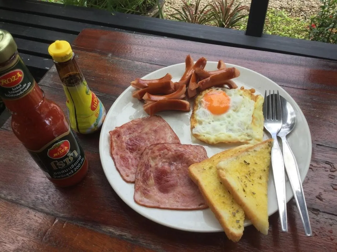 Food and drinks in Green Happy Homestay